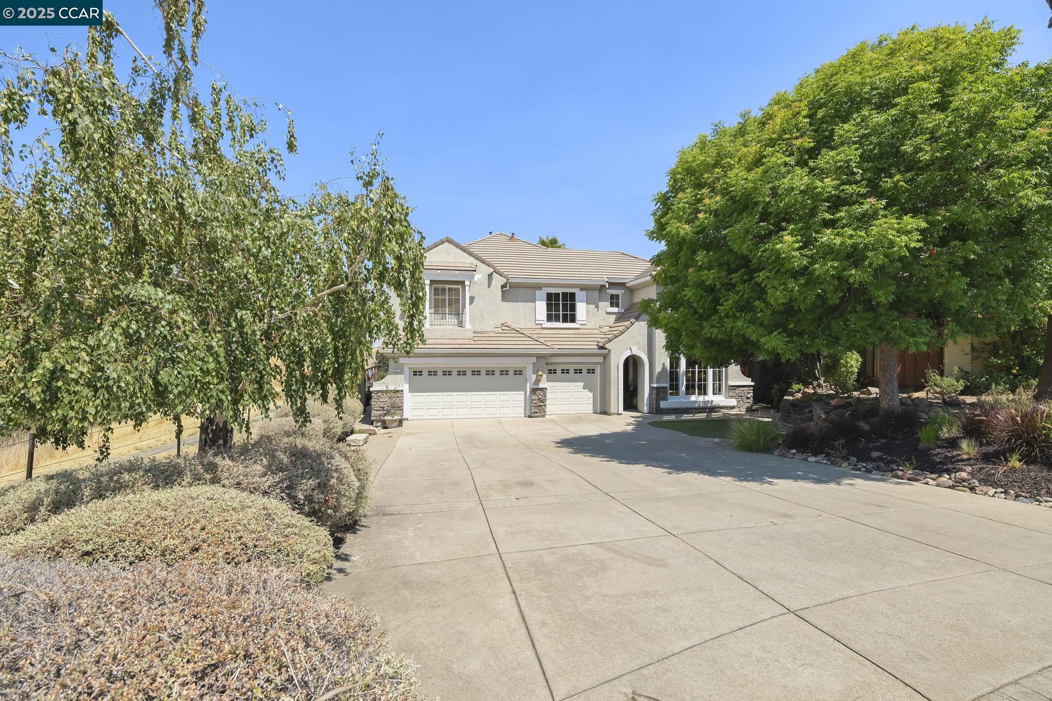 Detail Gallery Image 3 of 60 For 5351 Aspenwood Ct, Concord,  CA 94521 - 4 Beds | 3/1 Baths