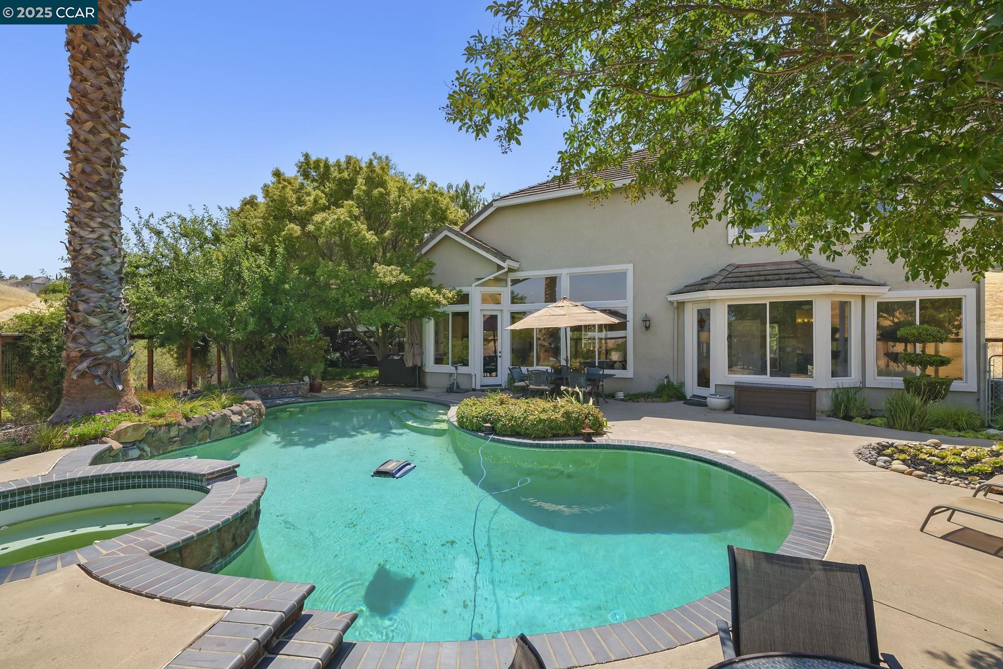 Detail Gallery Image 38 of 60 For 5351 Aspenwood Ct, Concord,  CA 94521 - 4 Beds | 3/1 Baths