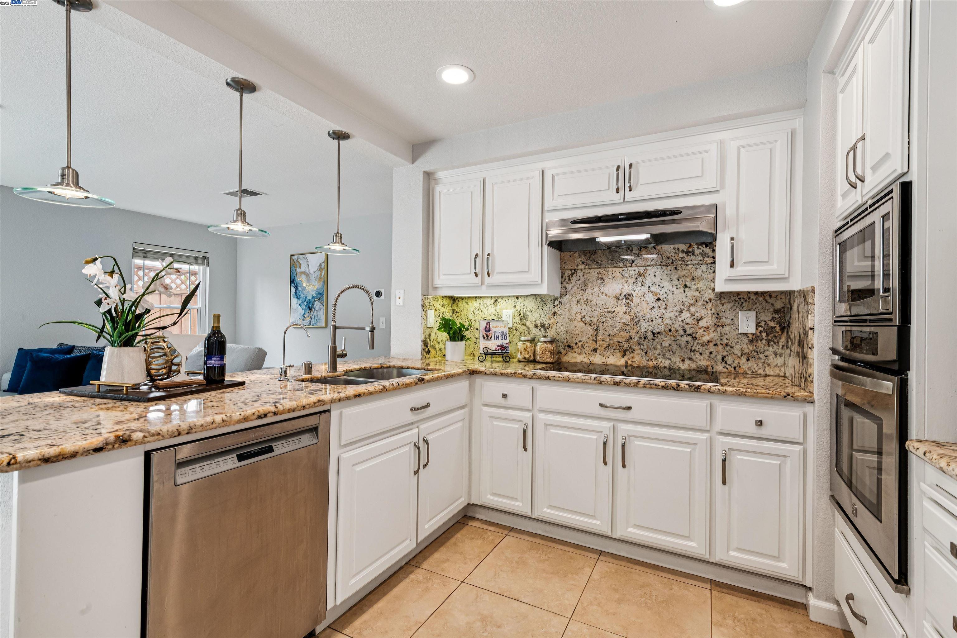 Detail Gallery Image 12 of 60 For 6321 Camino Del Lago, Pleasanton,  CA 94566 - 4 Beds | 2/1 Baths