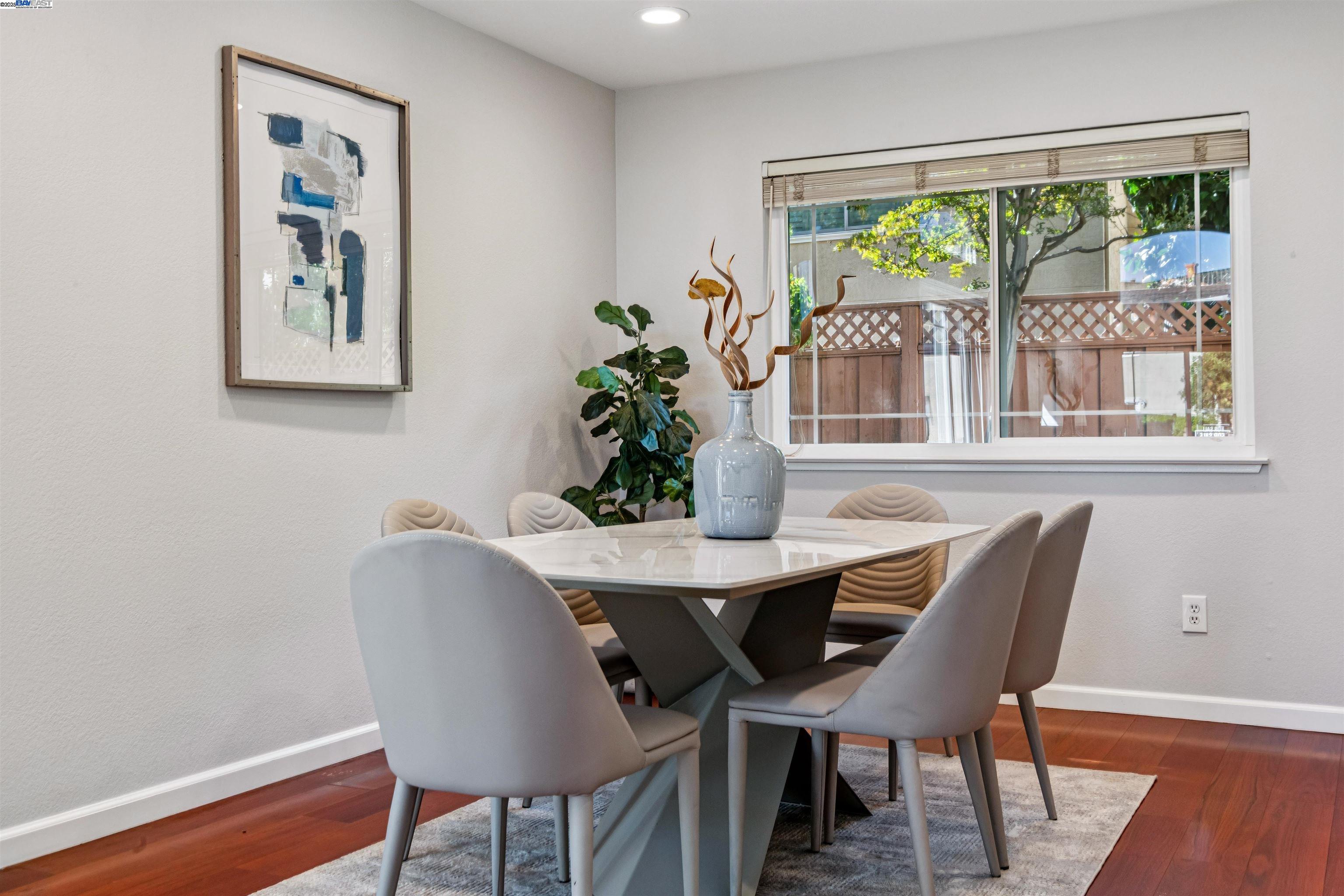 Detail Gallery Image 6 of 60 For 6321 Camino Del Lago, Pleasanton,  CA 94566 - 4 Beds | 2/1 Baths
