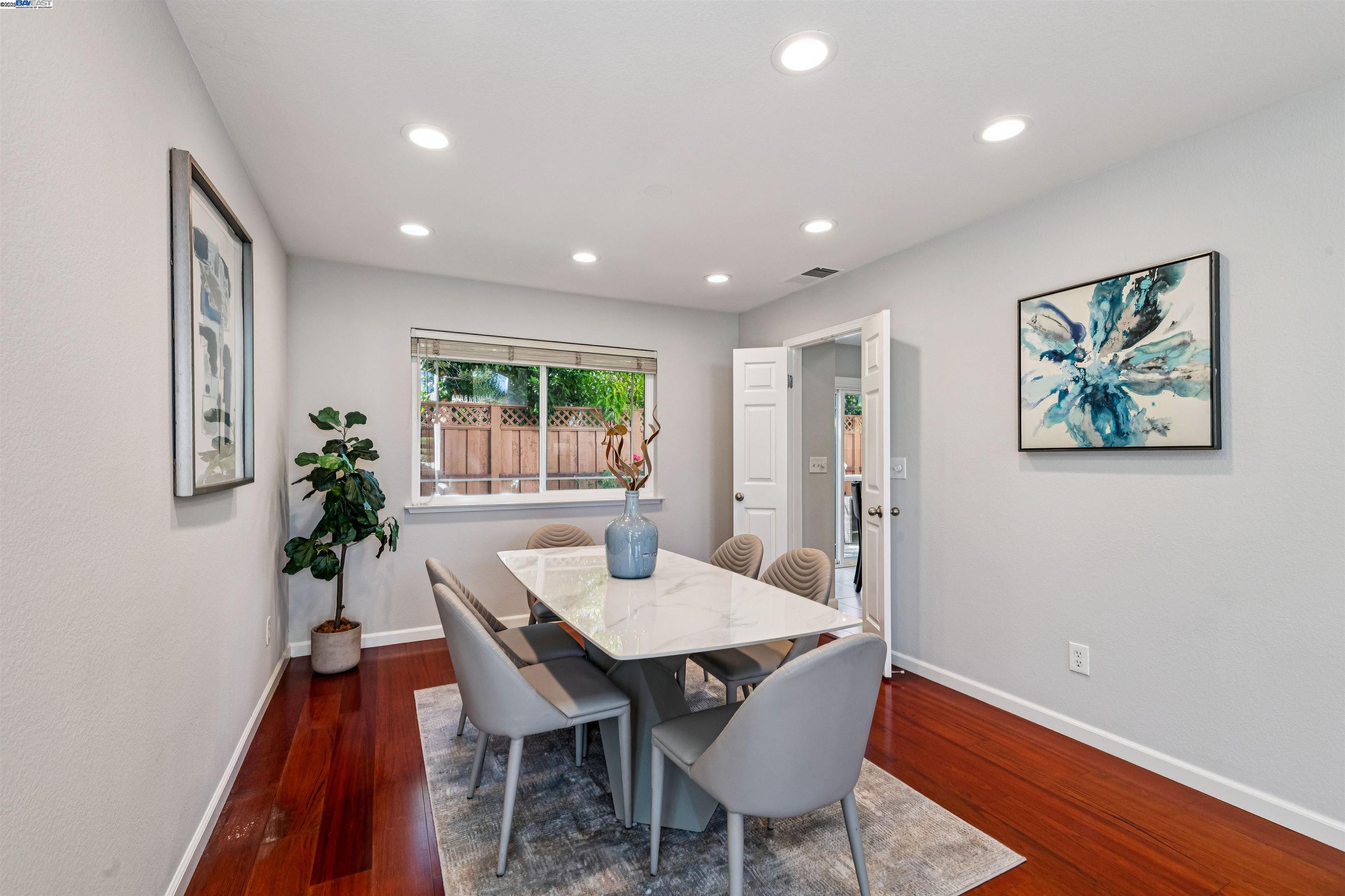 Detail Gallery Image 8 of 60 For 6321 Camino Del Lago, Pleasanton,  CA 94566 - 4 Beds | 2/1 Baths