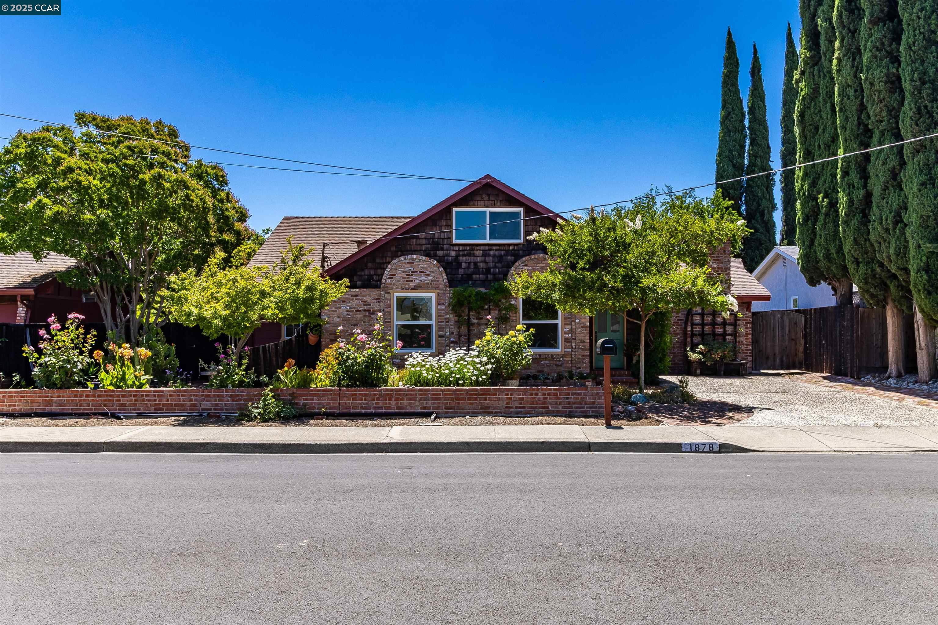 Detail Gallery Image 2 of 60 For 1878 Denkinger Rd, Concord,  CA 94521 - 4 Beds | 3/1 Baths