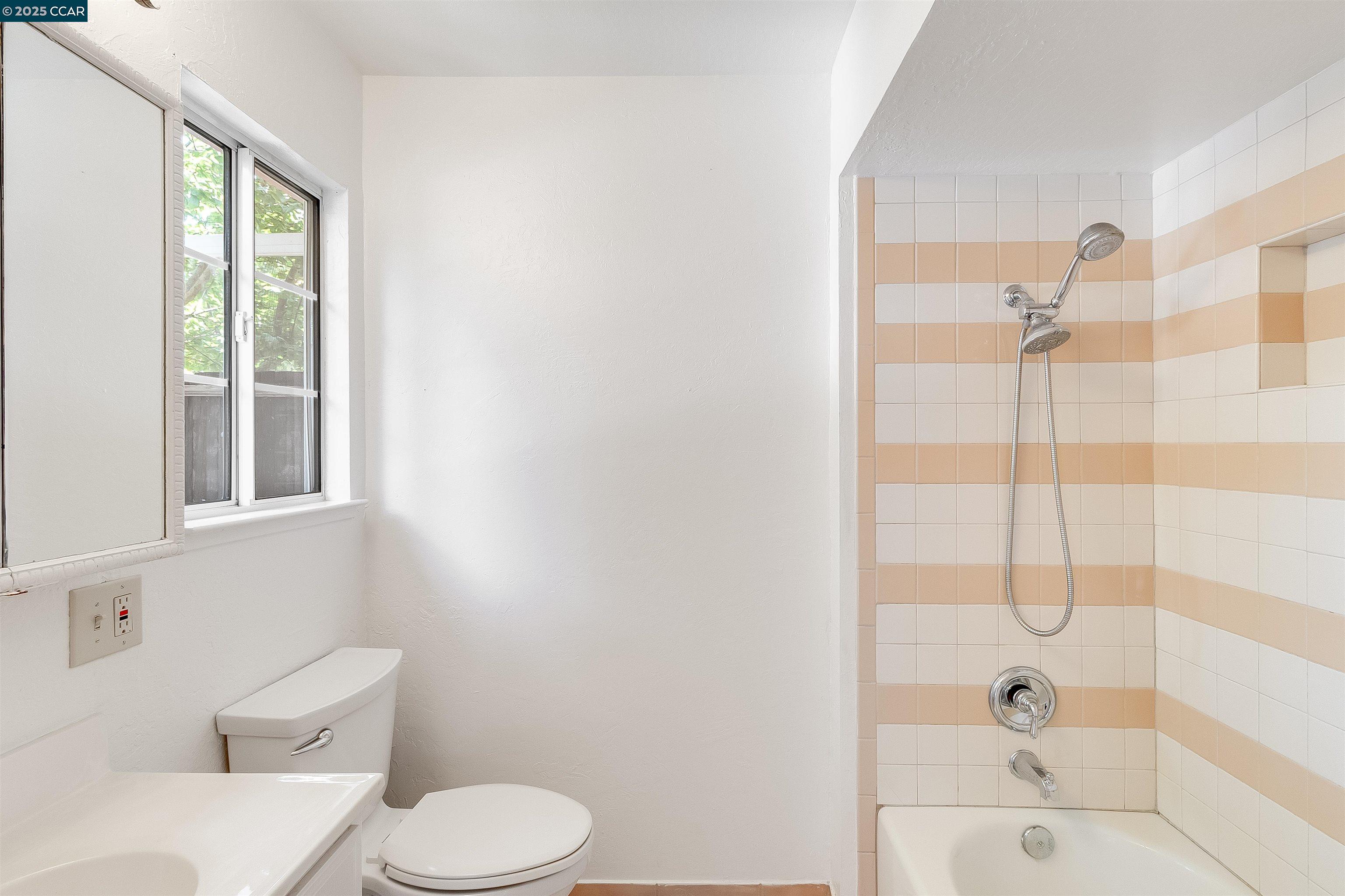 Detail Gallery Image 28 of 60 For 1878 Denkinger Rd, Concord,  CA 94521 - 4 Beds | 3/1 Baths