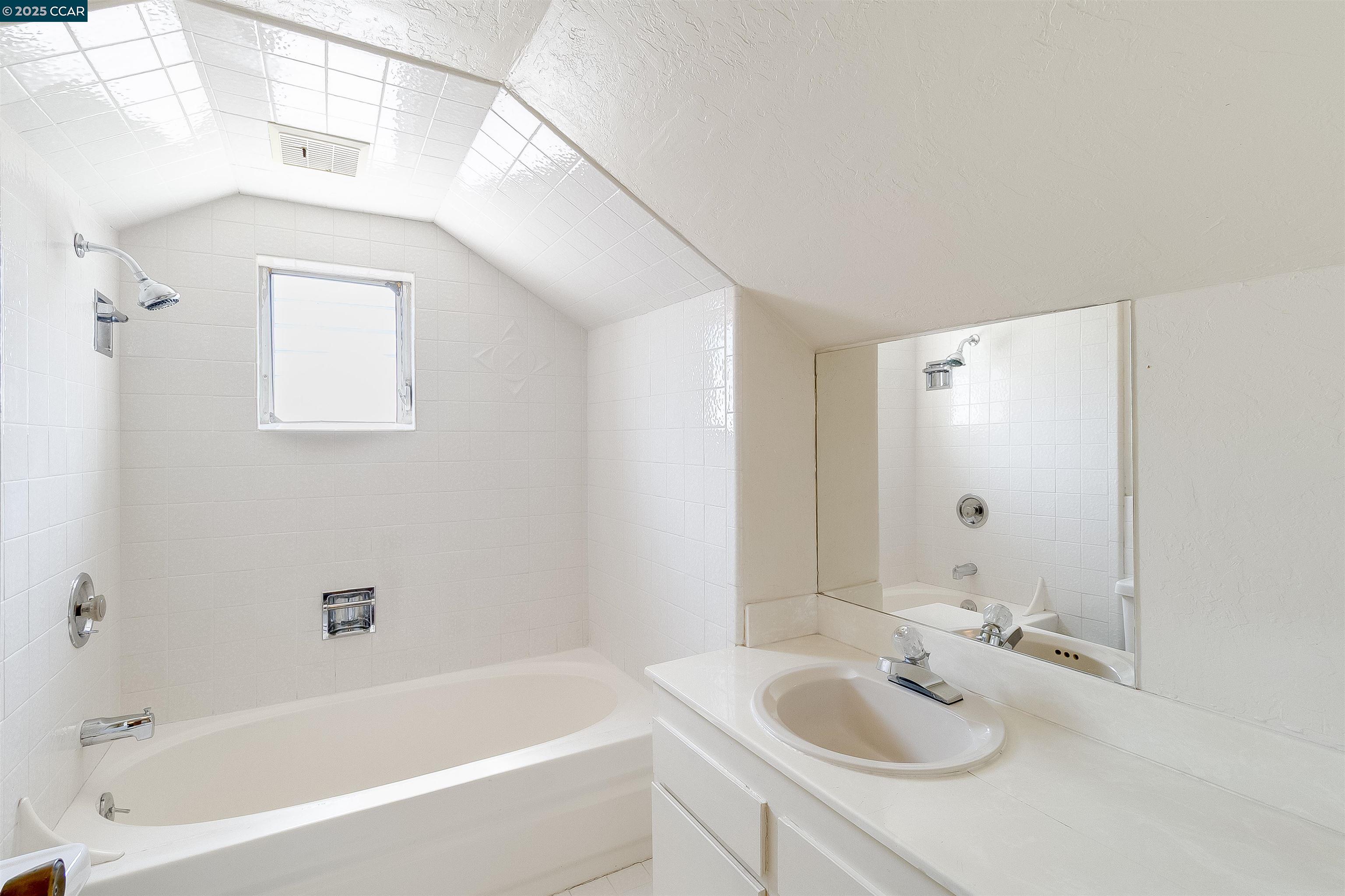 Detail Gallery Image 31 of 60 For 1878 Denkinger Rd, Concord,  CA 94521 - 4 Beds | 3/1 Baths