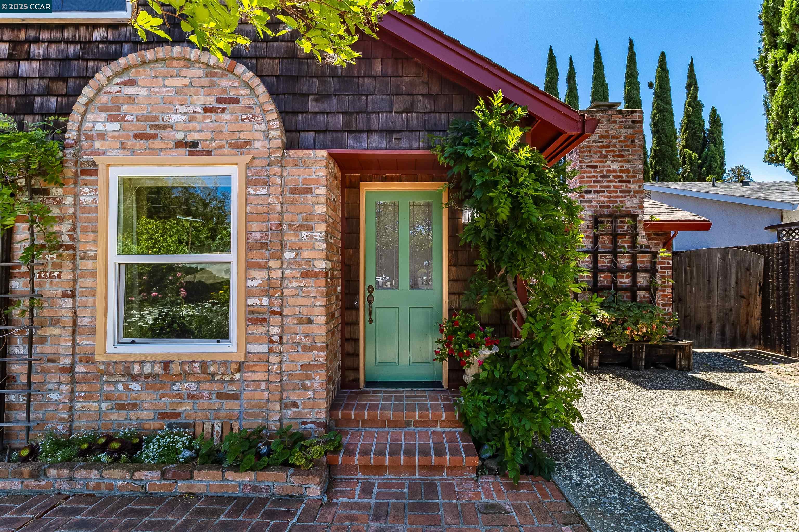Detail Gallery Image 5 of 60 For 1878 Denkinger Rd, Concord,  CA 94521 - 4 Beds | 3/1 Baths