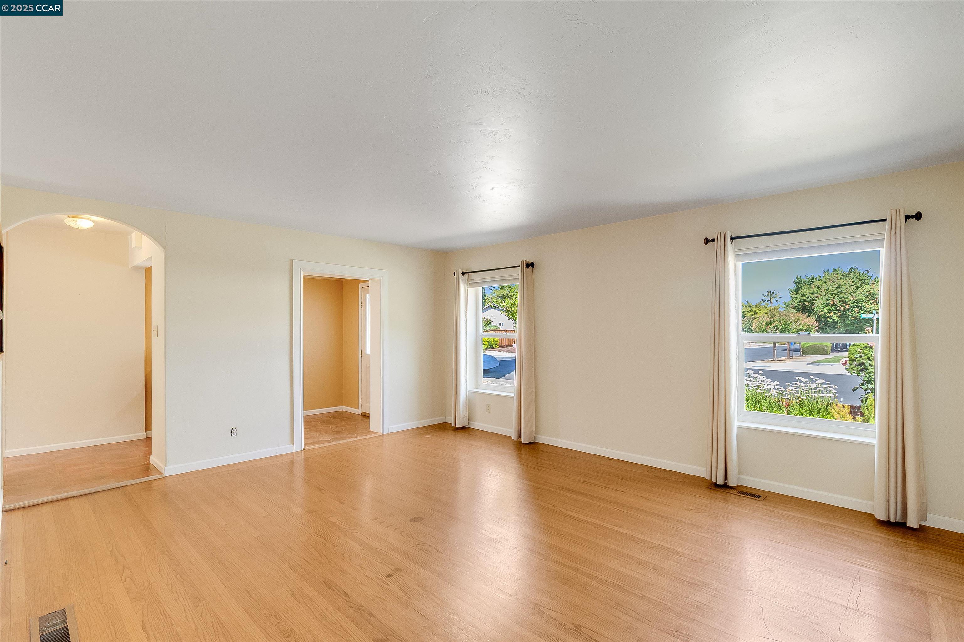 Detail Gallery Image 7 of 60 For 1878 Denkinger Rd, Concord,  CA 94521 - 4 Beds | 3/1 Baths
