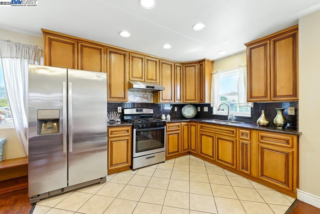 Detail Gallery Image 16 of 50 For 2593 62nd Ave, Oakland,  CA 94605 - – Beds | – Baths