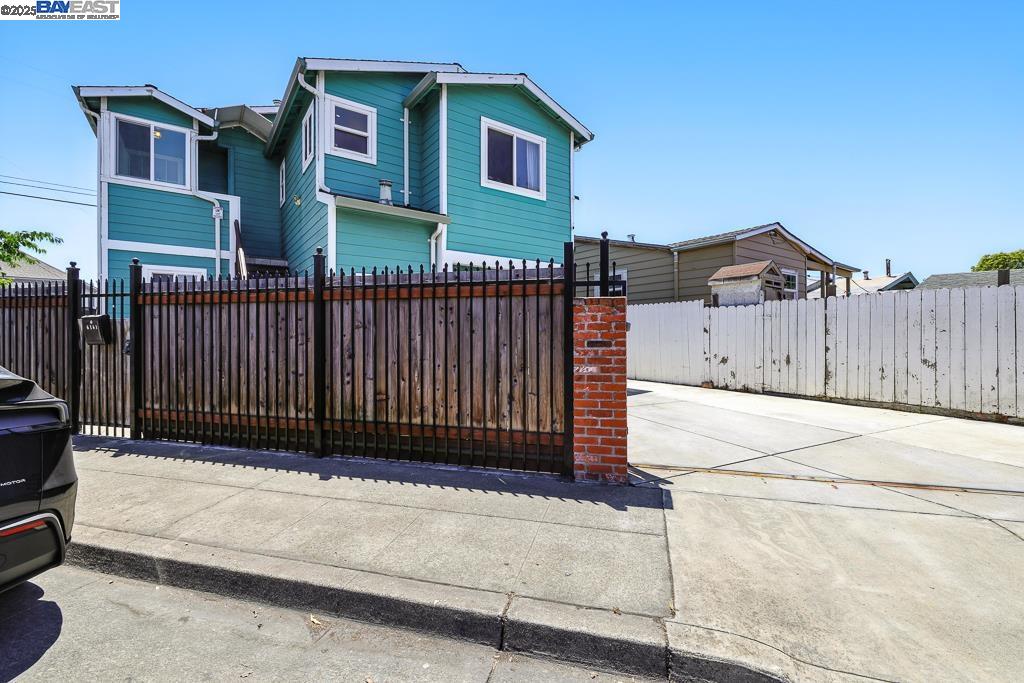 Detail Gallery Image 5 of 50 For 2593 62nd Ave, Oakland,  CA 94605 - – Beds | – Baths