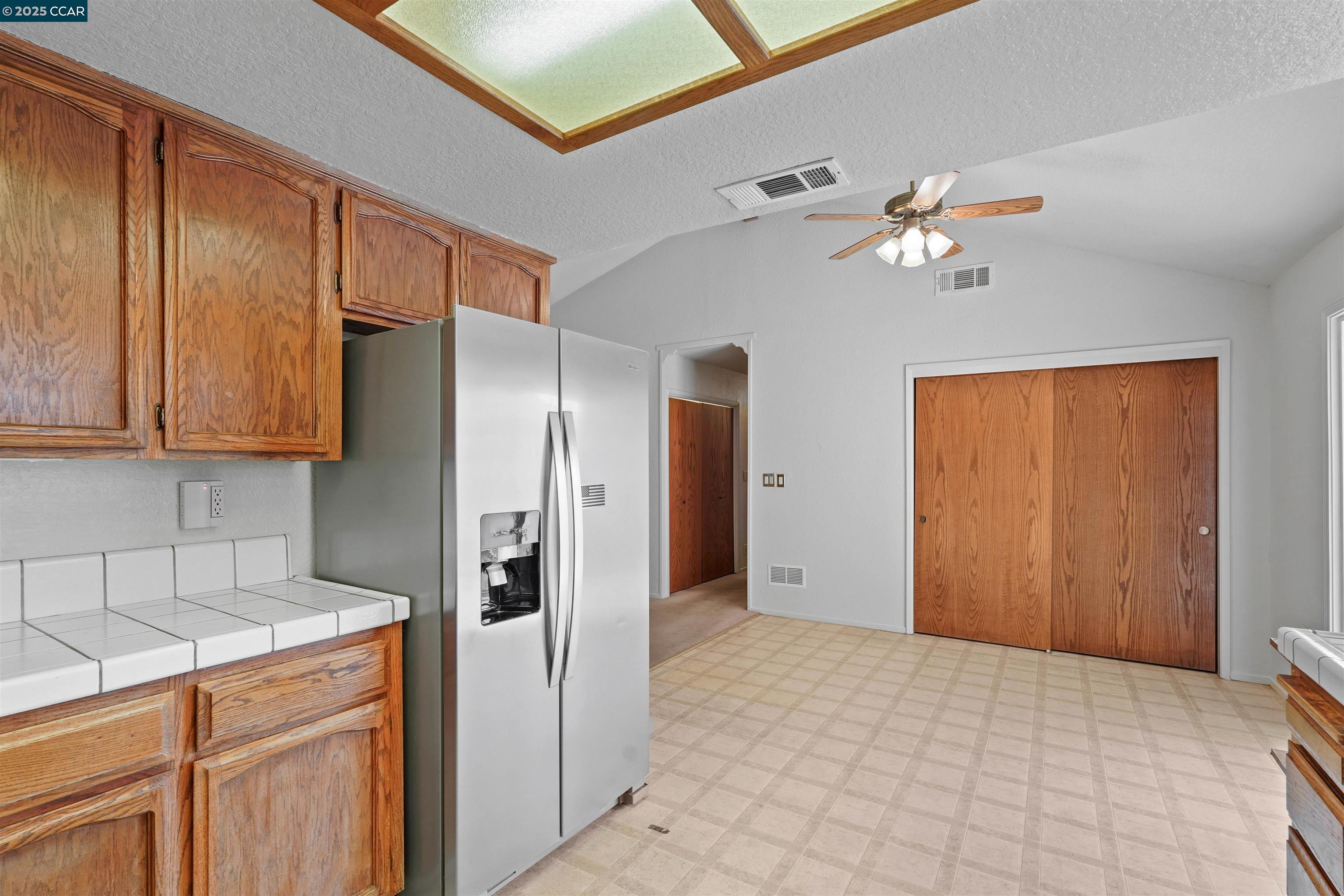 Detail Gallery Image 16 of 46 For 901 Mercy Ave, Modesto,  CA 95358-1470 - 3 Beds | 2 Baths