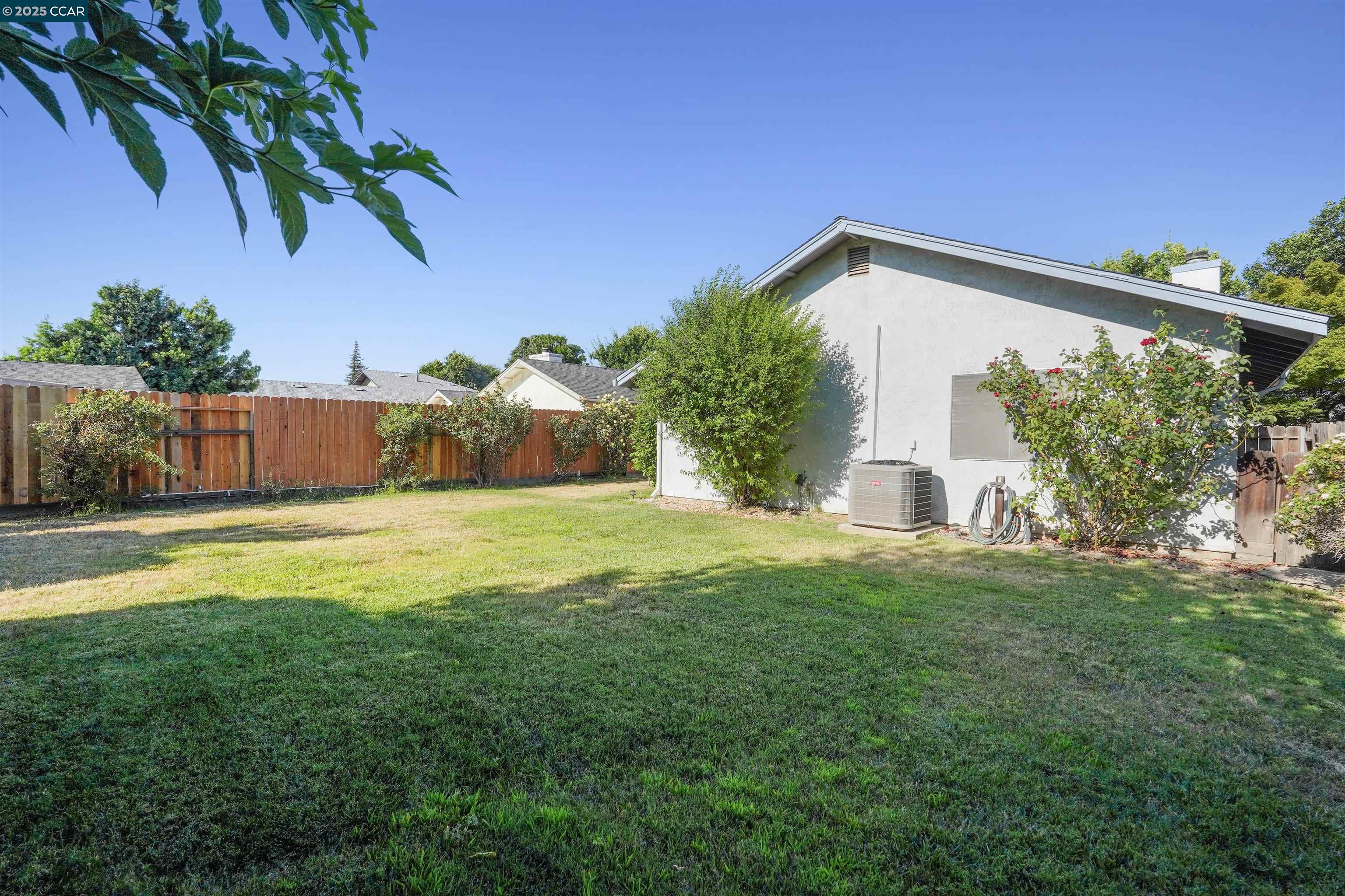 Detail Gallery Image 35 of 46 For 901 Mercy Ave, Modesto,  CA 95358-1470 - 3 Beds | 2 Baths
