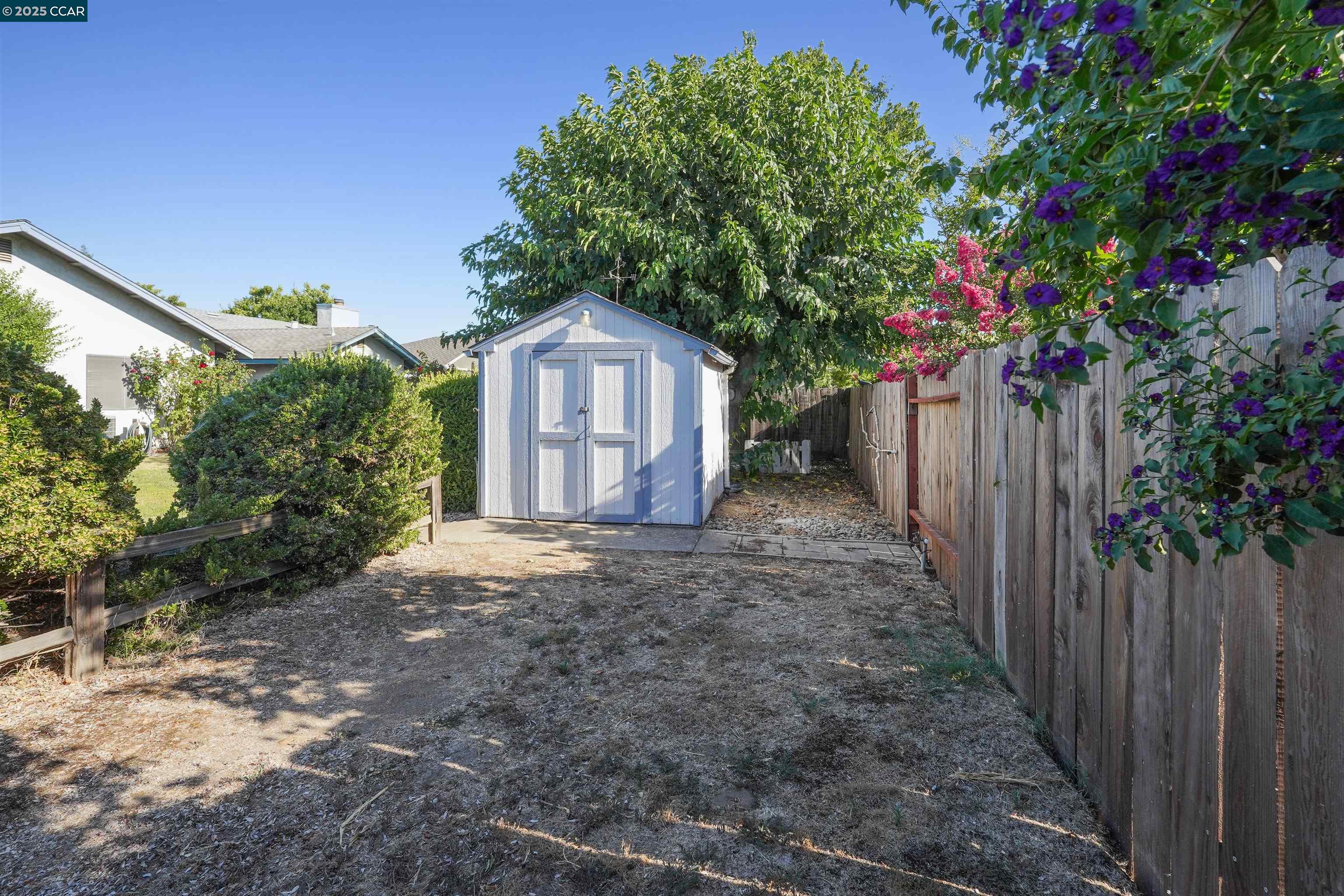 Detail Gallery Image 39 of 46 For 901 Mercy Ave, Modesto,  CA 95358-1470 - 3 Beds | 2 Baths