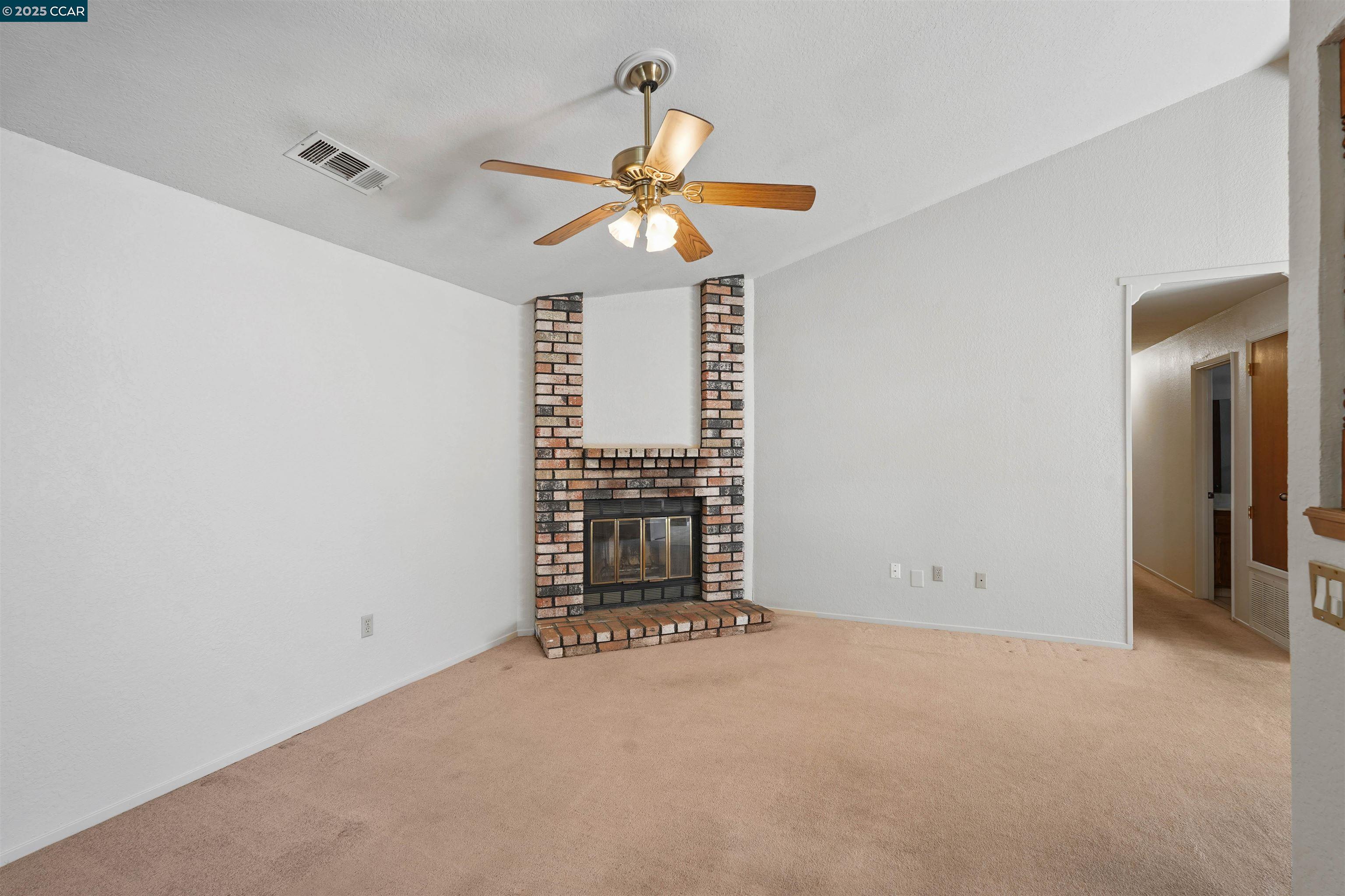 Detail Gallery Image 6 of 46 For 901 Mercy Ave, Modesto,  CA 95358-1470 - 3 Beds | 2 Baths