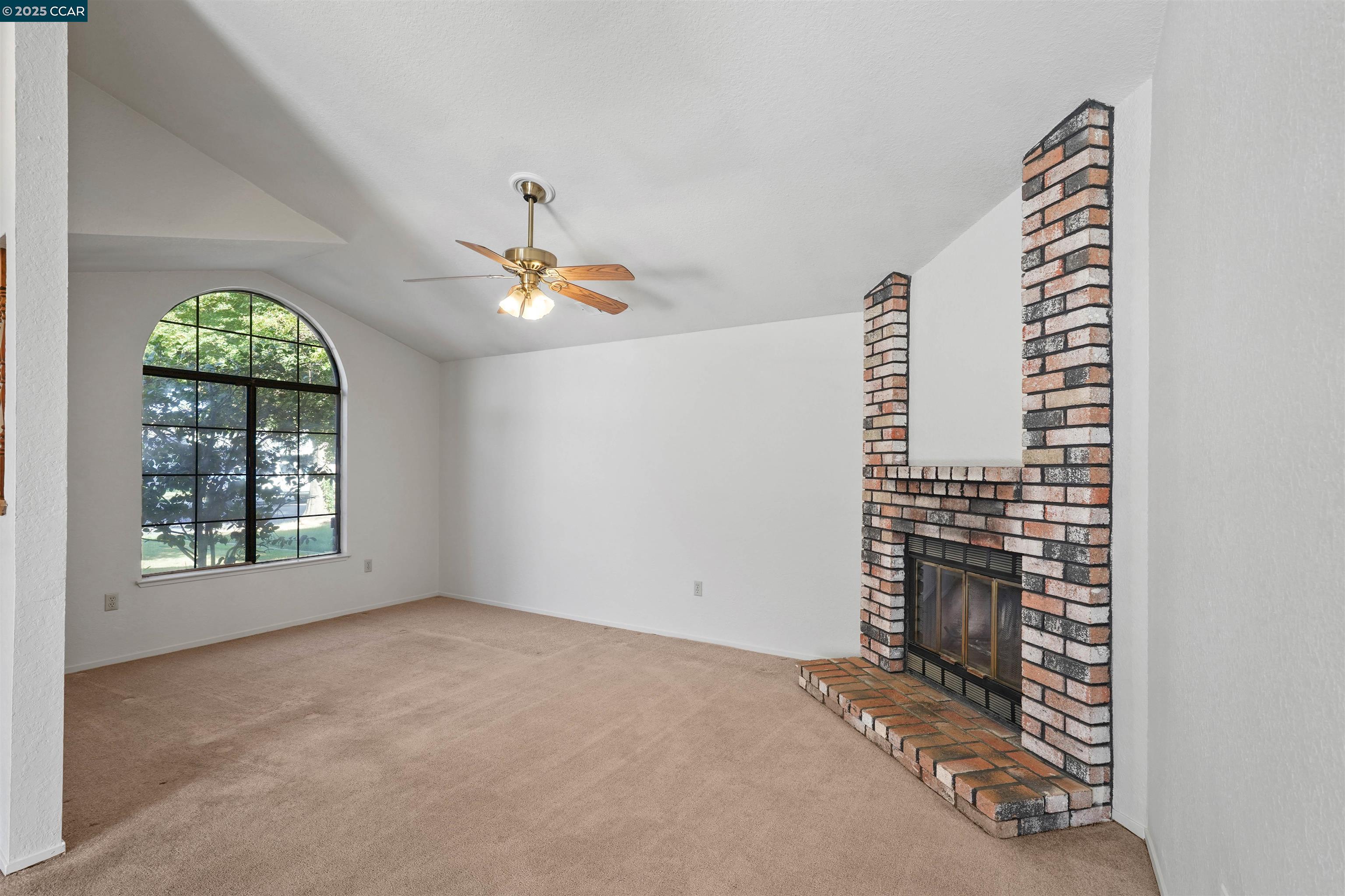 Detail Gallery Image 9 of 46 For 901 Mercy Ave, Modesto,  CA 95358-1470 - 3 Beds | 2 Baths