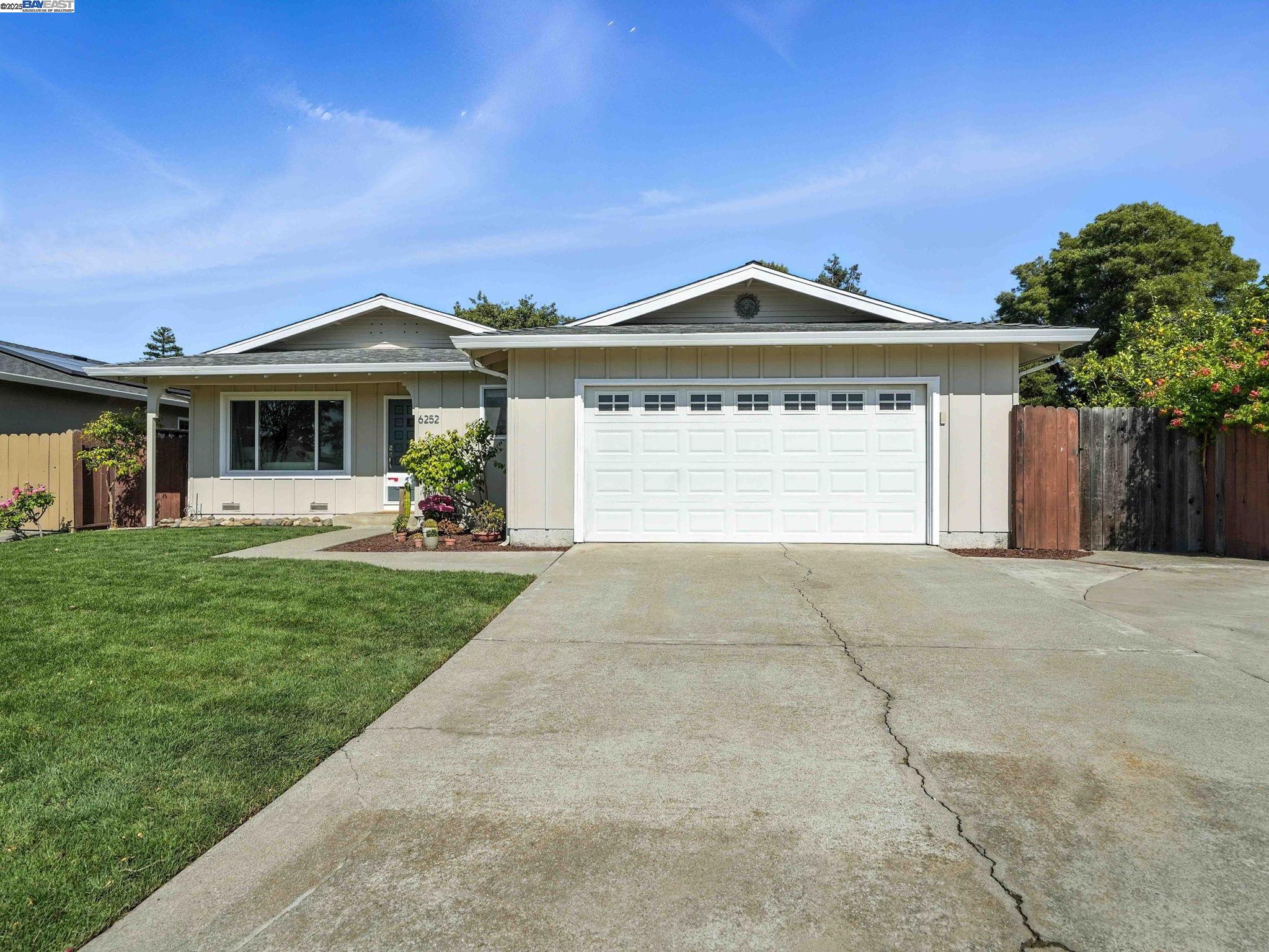 Detail Gallery Image 2 of 38 For 6252 Escallonia Ct, Newark,  CA 94560 - 3 Beds | 2 Baths