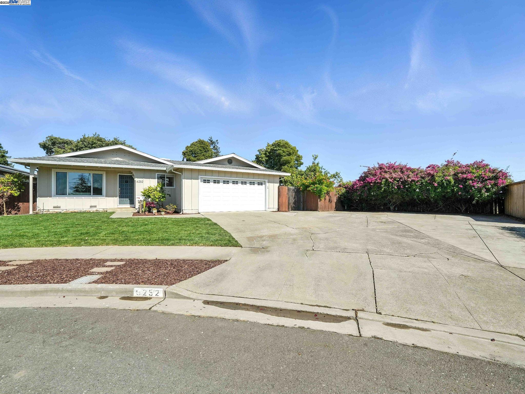 Detail Gallery Image 5 of 38 For 6252 Escallonia Ct, Newark,  CA 94560 - 3 Beds | 2 Baths