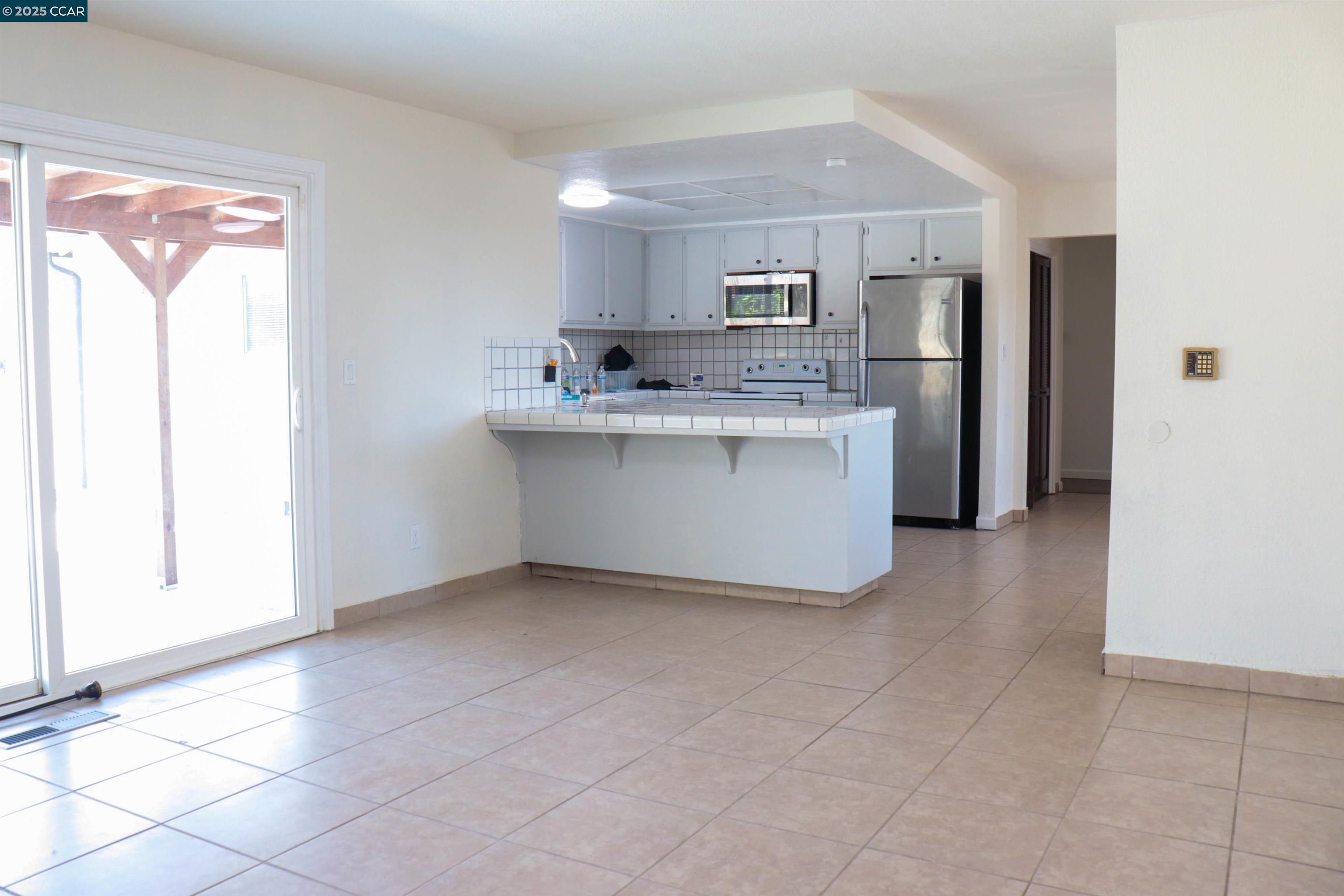 Detail Gallery Image 12 of 46 For 3804 Malibu, Pittsburg,  CA 94565 - 4 Beds | 2 Baths