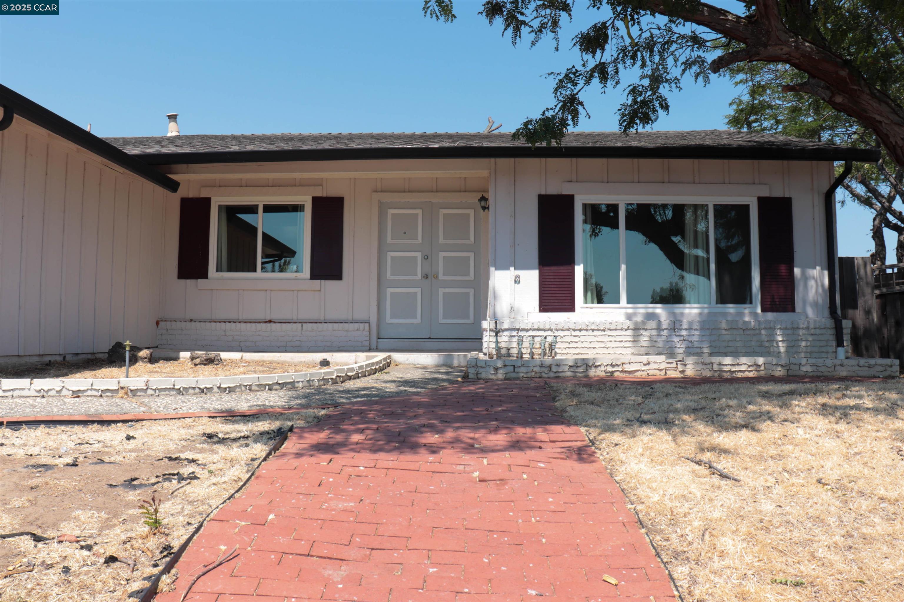 Detail Gallery Image 4 of 46 For 3804 Malibu, Pittsburg,  CA 94565 - 4 Beds | 2 Baths