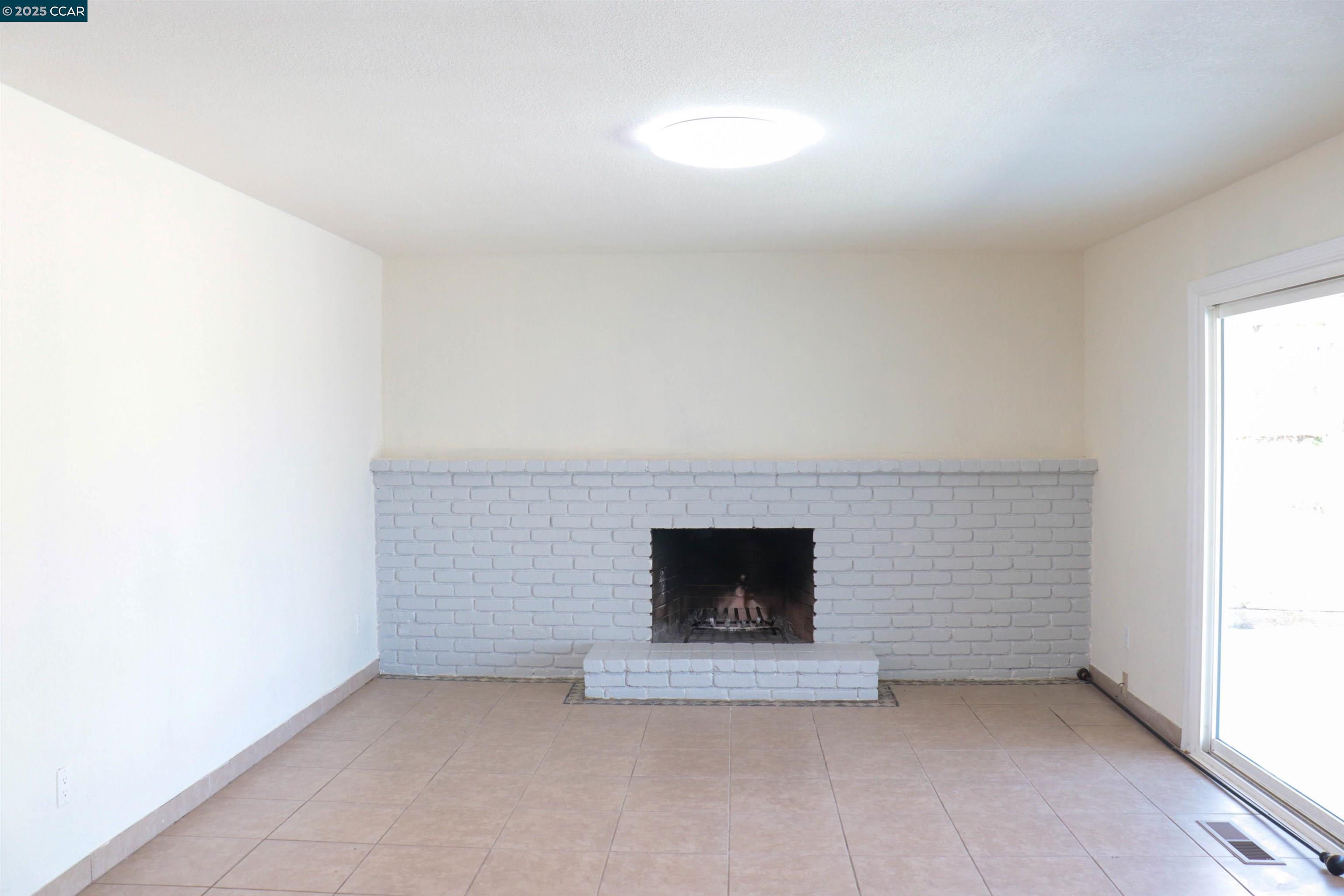 Detail Gallery Image 8 of 46 For 3804 Malibu, Pittsburg,  CA 94565 - 4 Beds | 2 Baths