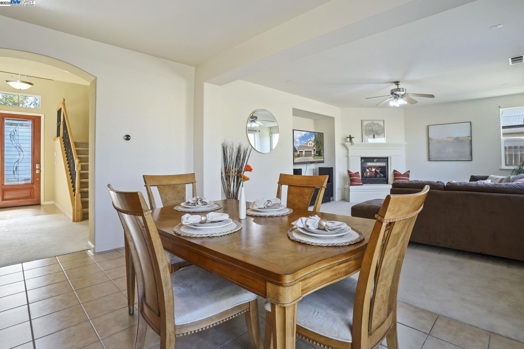 Detail Gallery Image 15 of 57 For 1962 Fountain Square Ave, Manteca,  CA 95337 - 5 Beds | 3/1 Baths