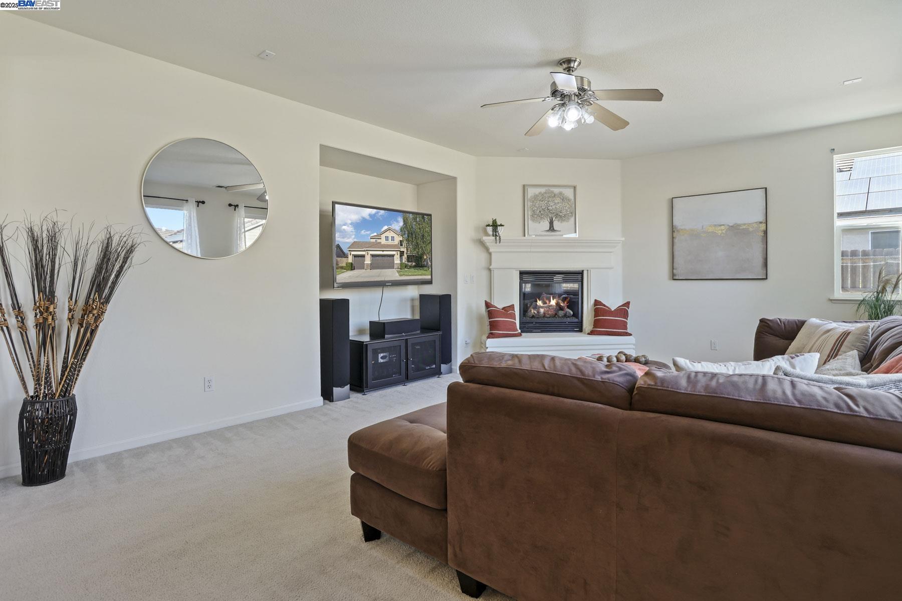 Detail Gallery Image 18 of 57 For 1962 Fountain Square Ave, Manteca,  CA 95337 - 5 Beds | 3/1 Baths