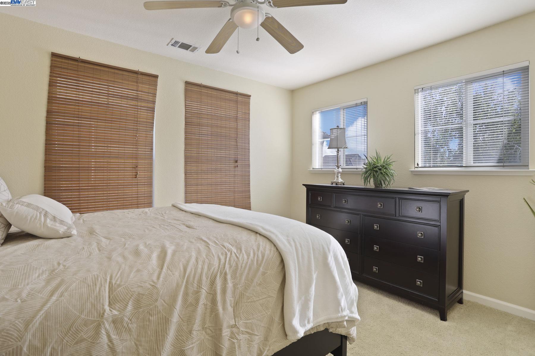Detail Gallery Image 30 of 57 For 1962 Fountain Square Ave, Manteca,  CA 95337 - 5 Beds | 3/1 Baths