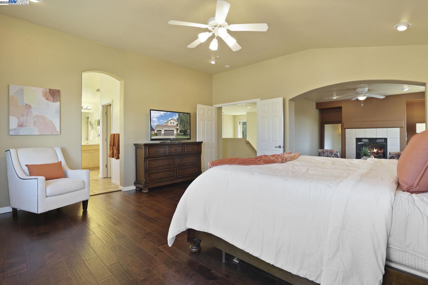 Detail Gallery Image 36 of 57 For 1962 Fountain Square Ave, Manteca,  CA 95337 - 5 Beds | 3/1 Baths