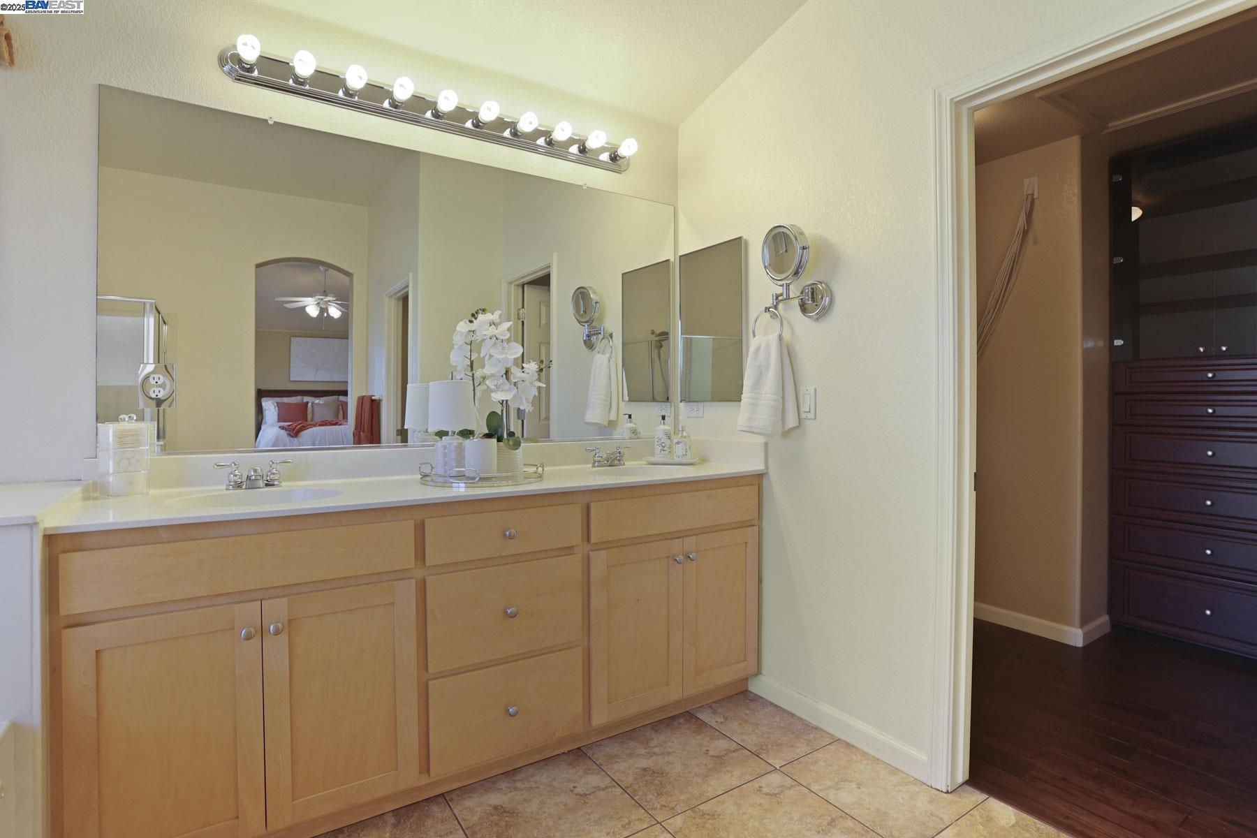 Detail Gallery Image 40 of 57 For 1962 Fountain Square Ave, Manteca,  CA 95337 - 5 Beds | 3/1 Baths