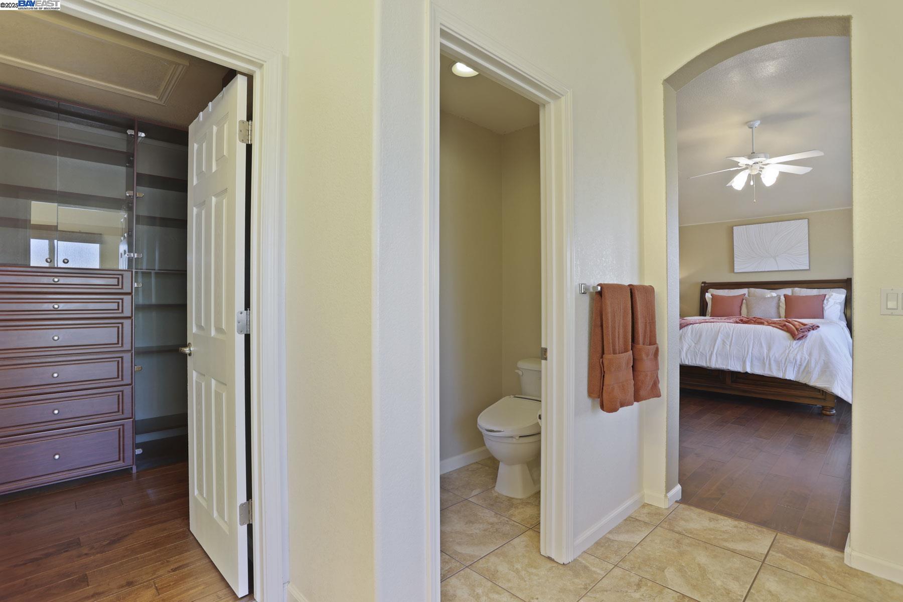 Detail Gallery Image 42 of 57 For 1962 Fountain Square Ave, Manteca,  CA 95337 - 5 Beds | 3/1 Baths