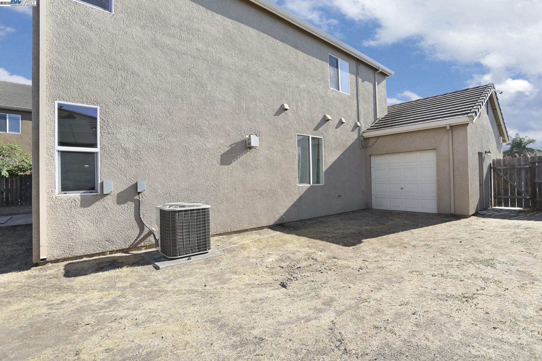 Detail Gallery Image 45 of 57 For 1962 Fountain Square Ave, Manteca,  CA 95337 - 5 Beds | 3/1 Baths
