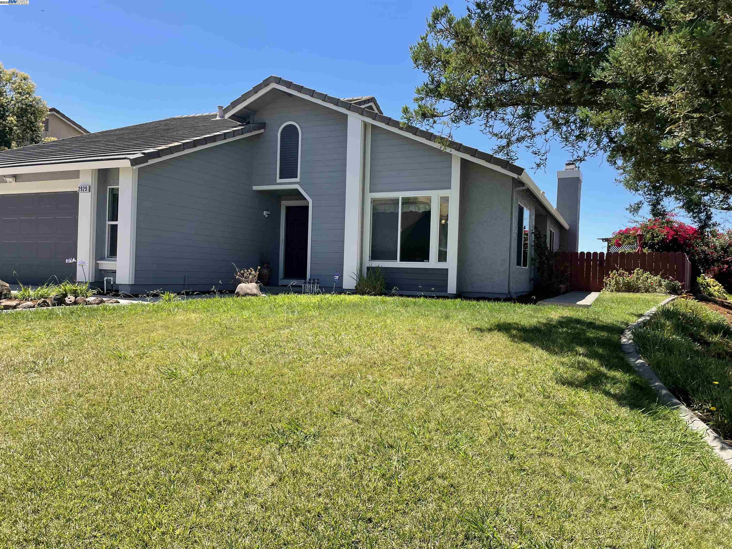 Detail Gallery Image 2 of 37 For 2929 Bluebonnet Ct, Antioch,  CA 94531 - 4 Beds | 2 Baths