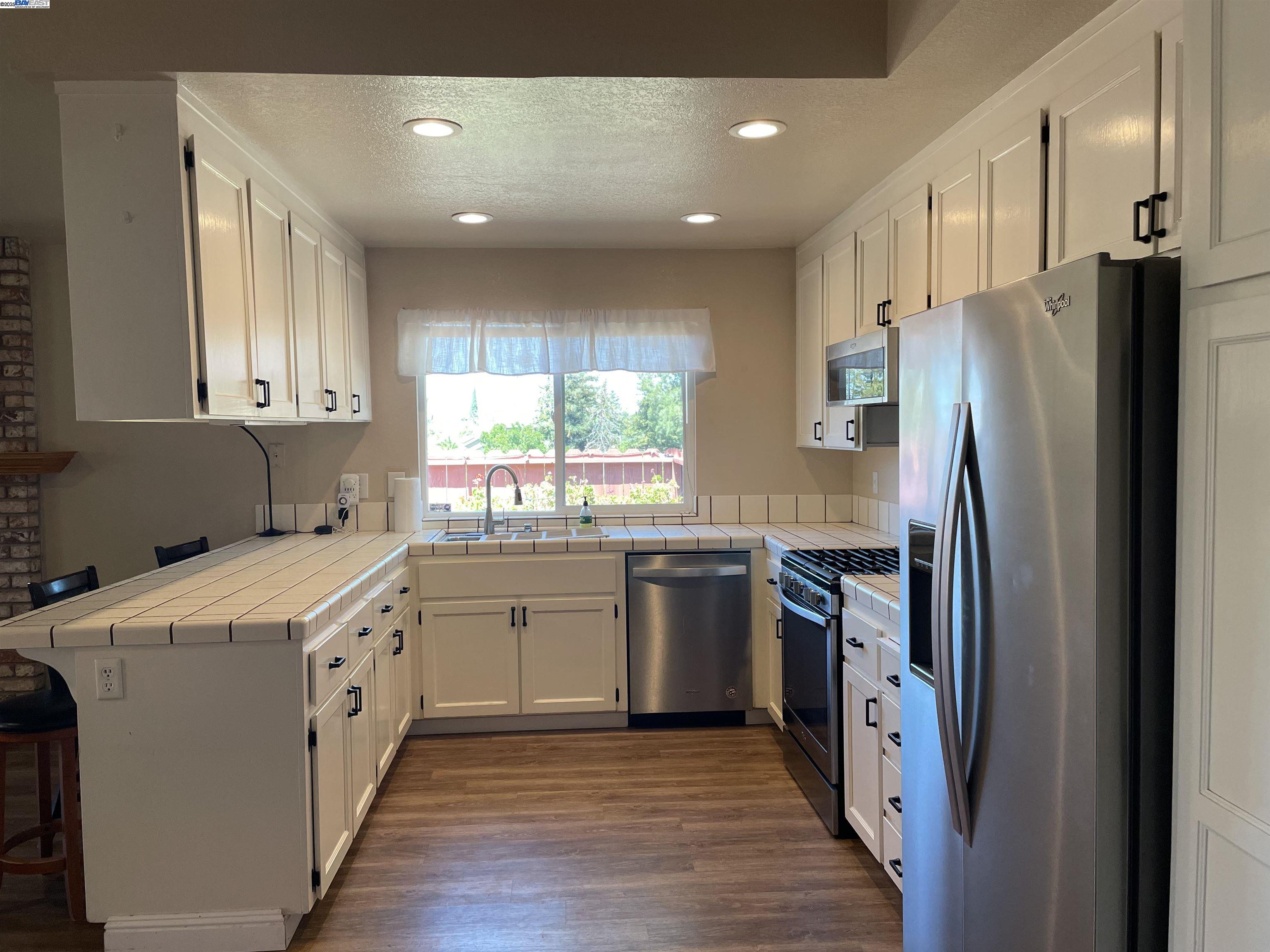 Detail Gallery Image 6 of 37 For 2929 Bluebonnet Ct, Antioch,  CA 94531 - 4 Beds | 2 Baths