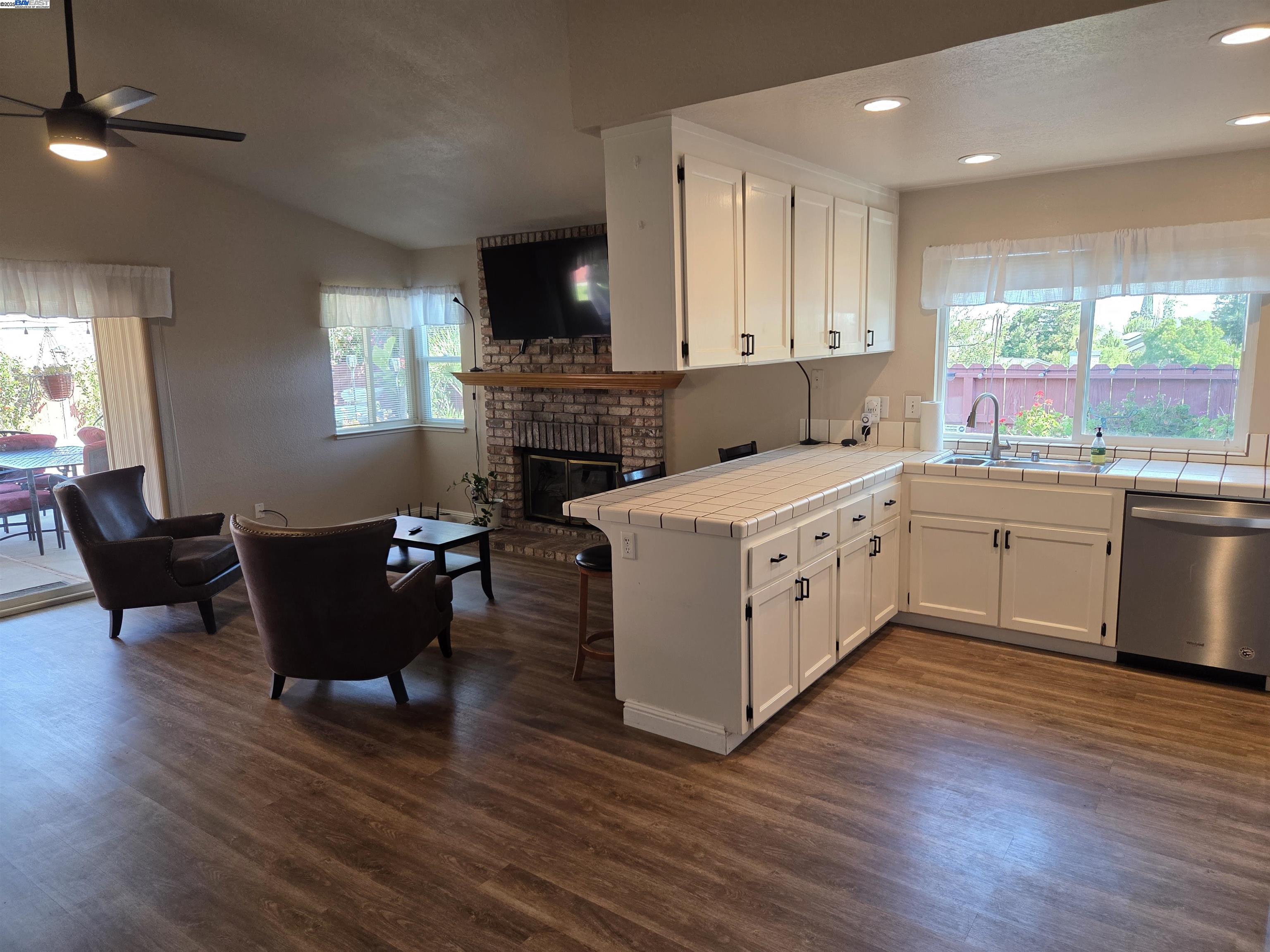 Detail Gallery Image 8 of 37 For 2929 Bluebonnet Ct, Antioch,  CA 94531 - 4 Beds | 2 Baths