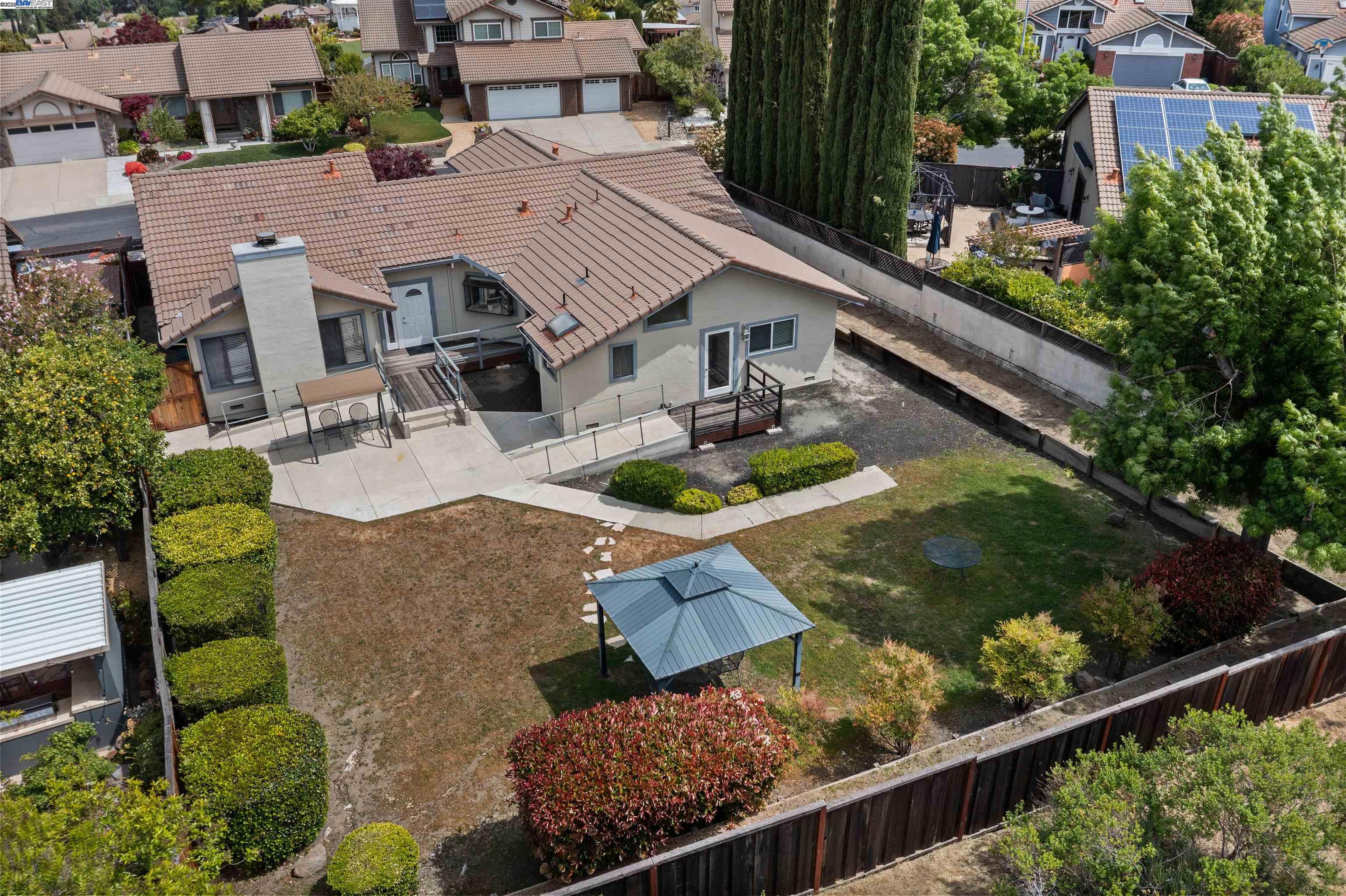 Detail Gallery Image 19 of 20 For 1116 Vista Point Ln, Concord,  CA 94521 - 4 Beds | 2/1 Baths