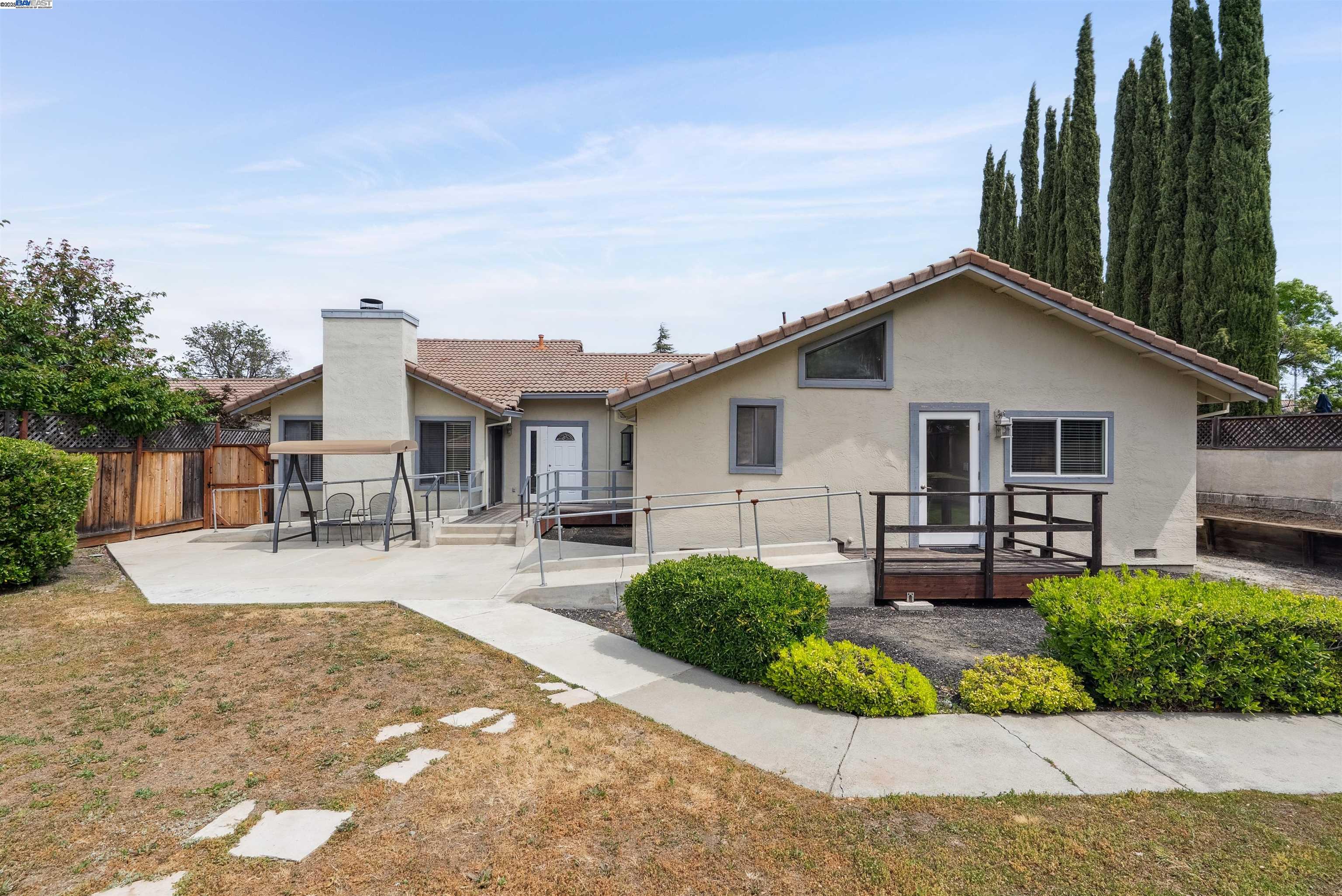 Detail Gallery Image 20 of 20 For 1116 Vista Point Ln, Concord,  CA 94521 - 4 Beds | 2/1 Baths