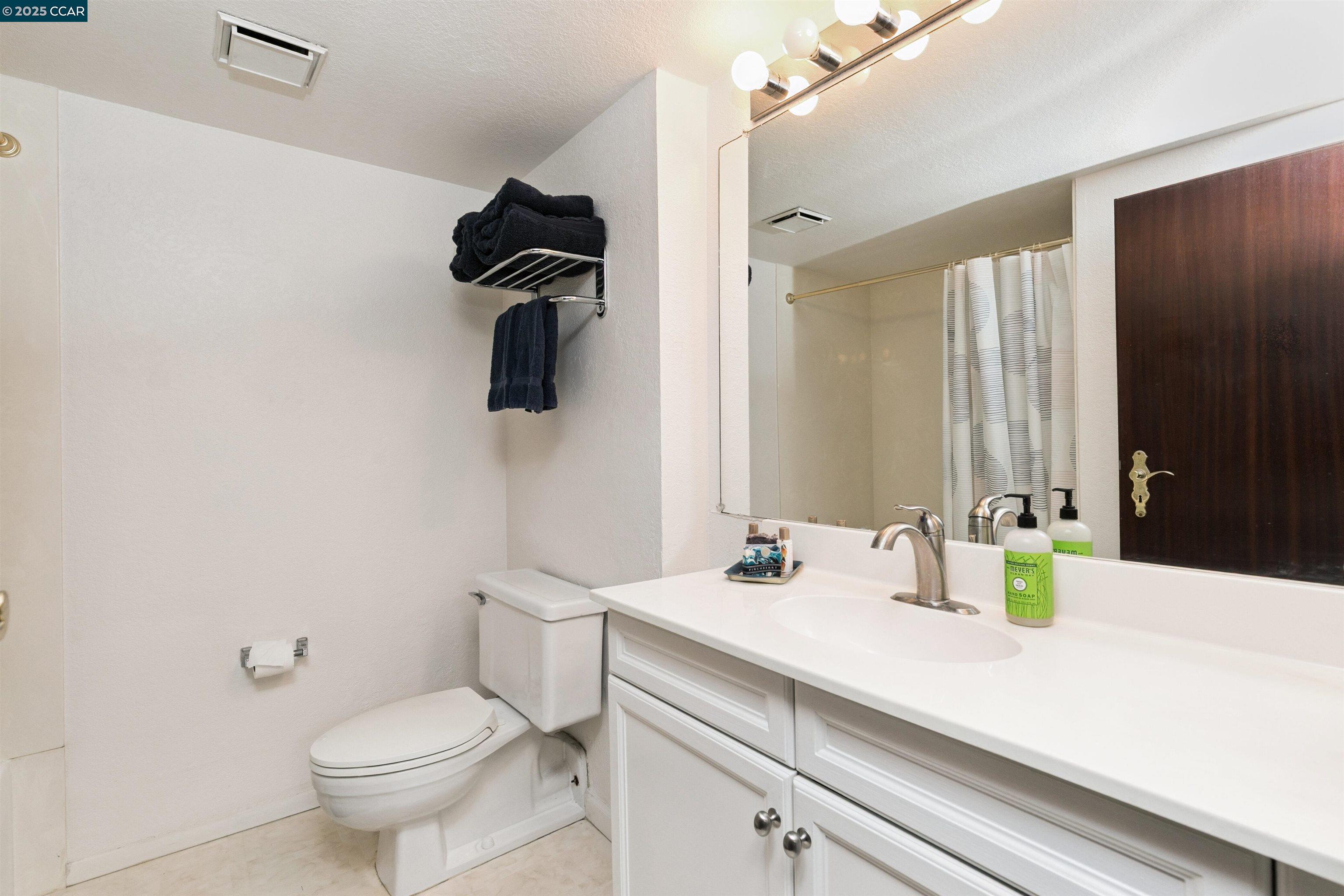 Detail Gallery Image 17 of 26 For 700 Suntree Ln #707,  Pleasant Hill,  CA 94523 - 2 Beds | 1 Baths