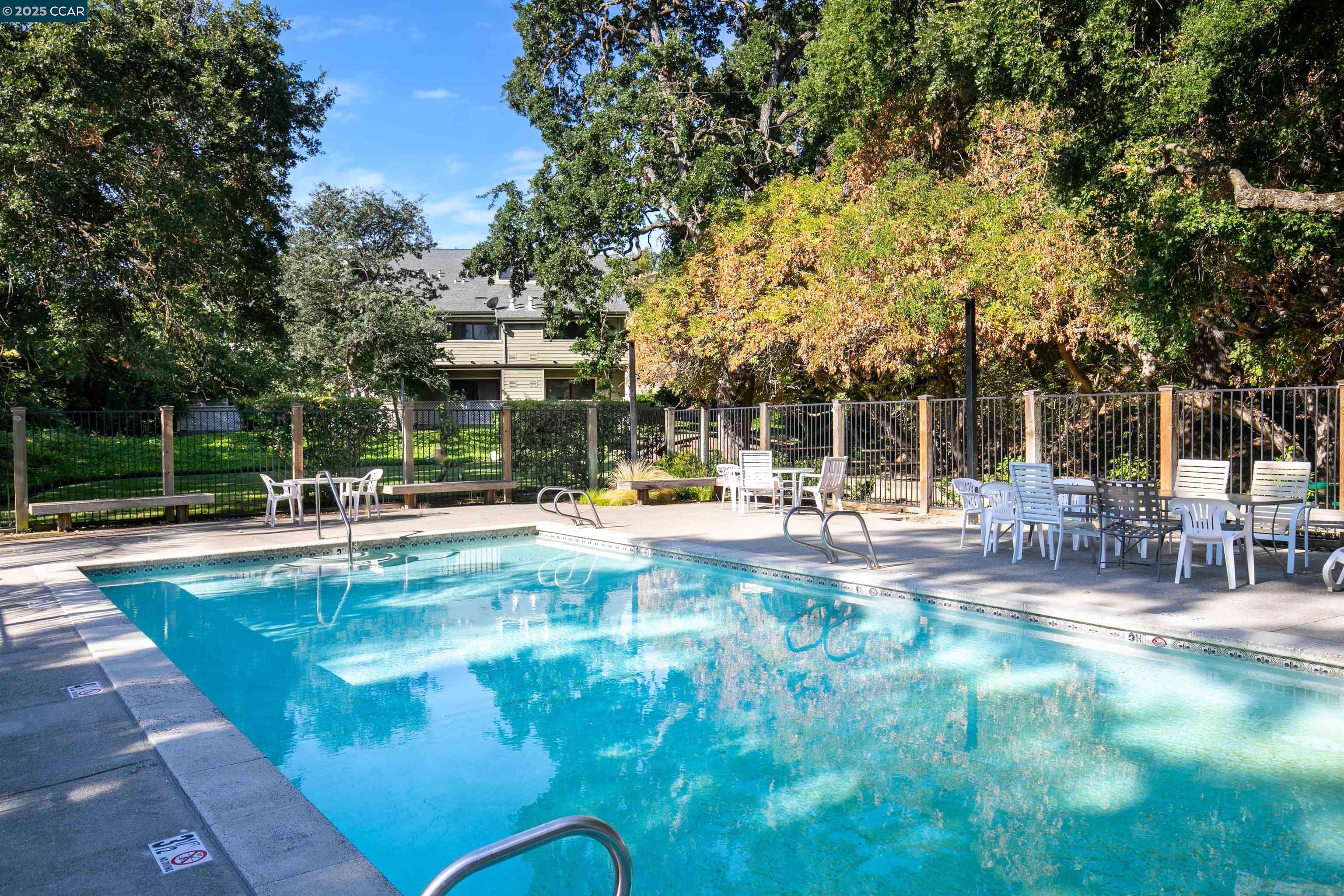 Detail Gallery Image 25 of 26 For 700 Suntree Ln #707,  Pleasant Hill,  CA 94523 - 2 Beds | 1 Baths