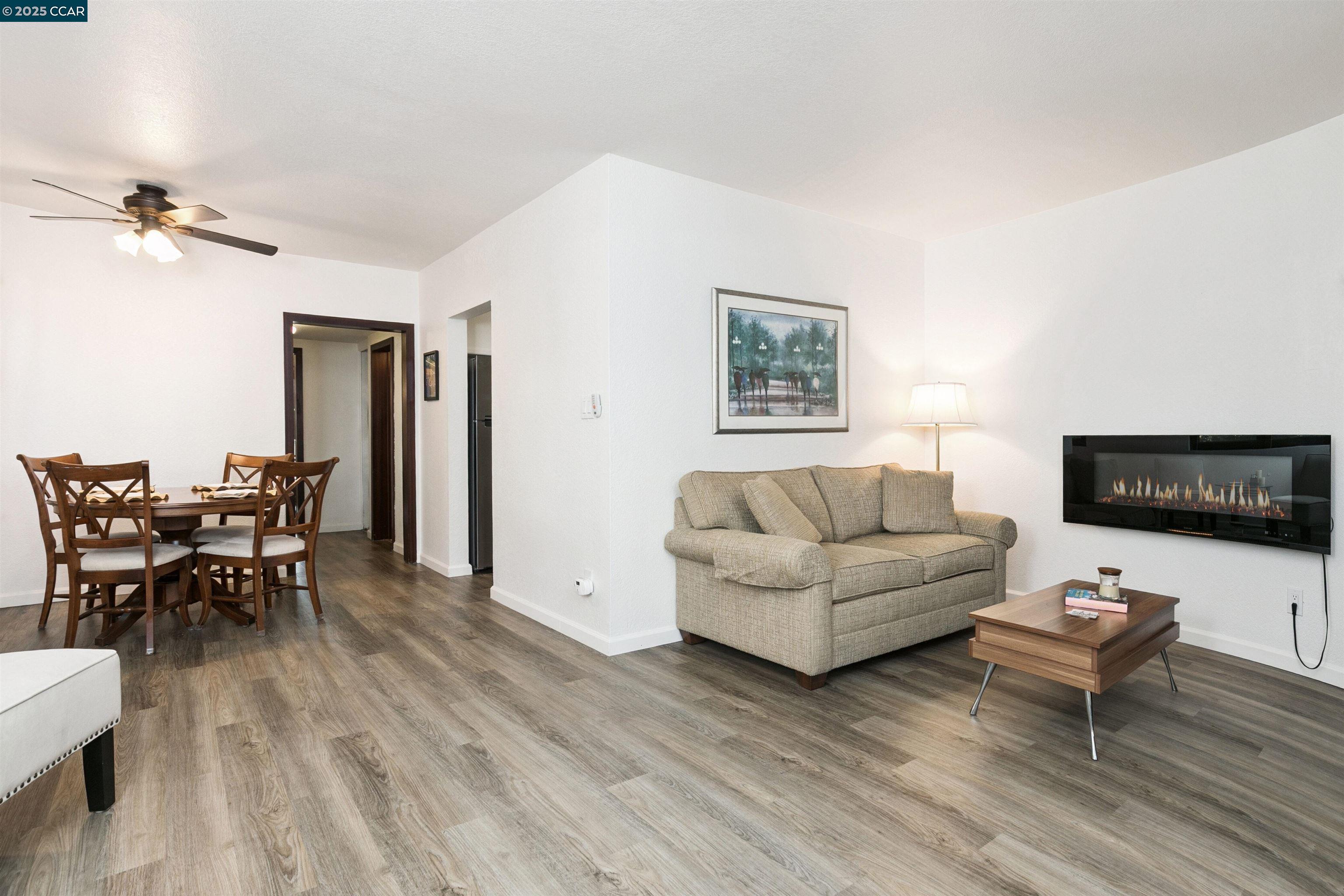 Detail Gallery Image 7 of 26 For 700 Suntree Ln #707,  Pleasant Hill,  CA 94523 - 2 Beds | 1 Baths