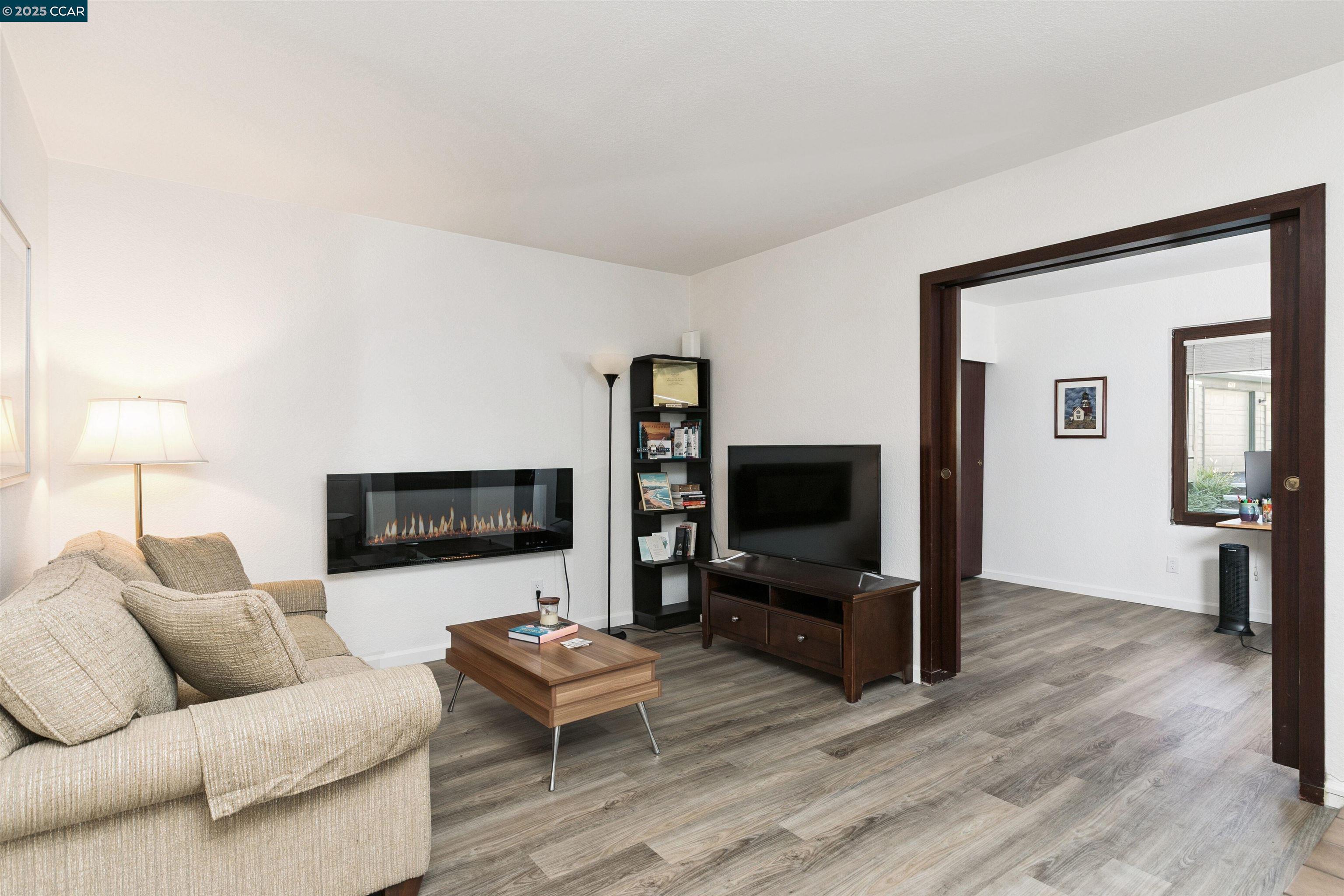 Detail Gallery Image 8 of 26 For 700 Suntree Ln #707,  Pleasant Hill,  CA 94523 - 2 Beds | 1 Baths