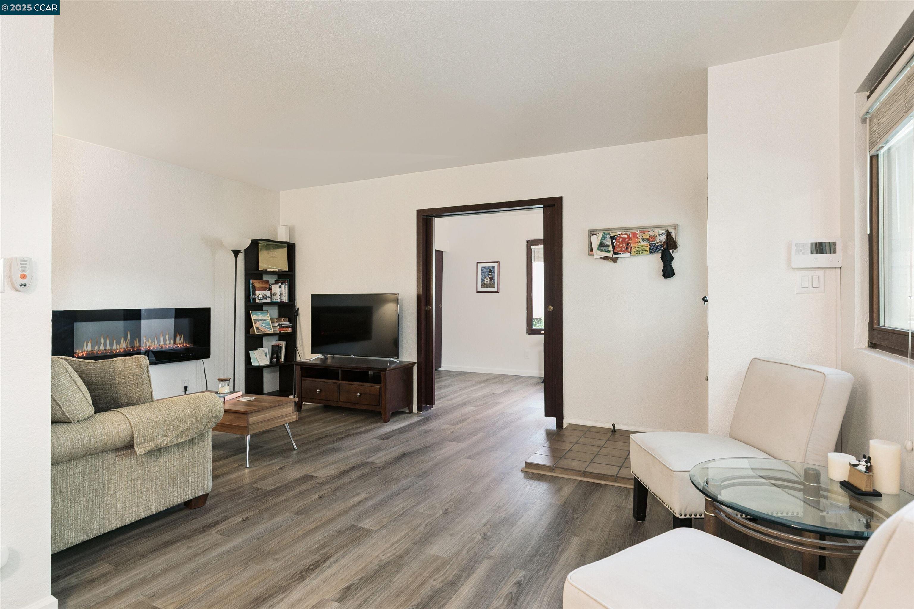 Detail Gallery Image 9 of 26 For 700 Suntree Ln #707,  Pleasant Hill,  CA 94523 - 2 Beds | 1 Baths