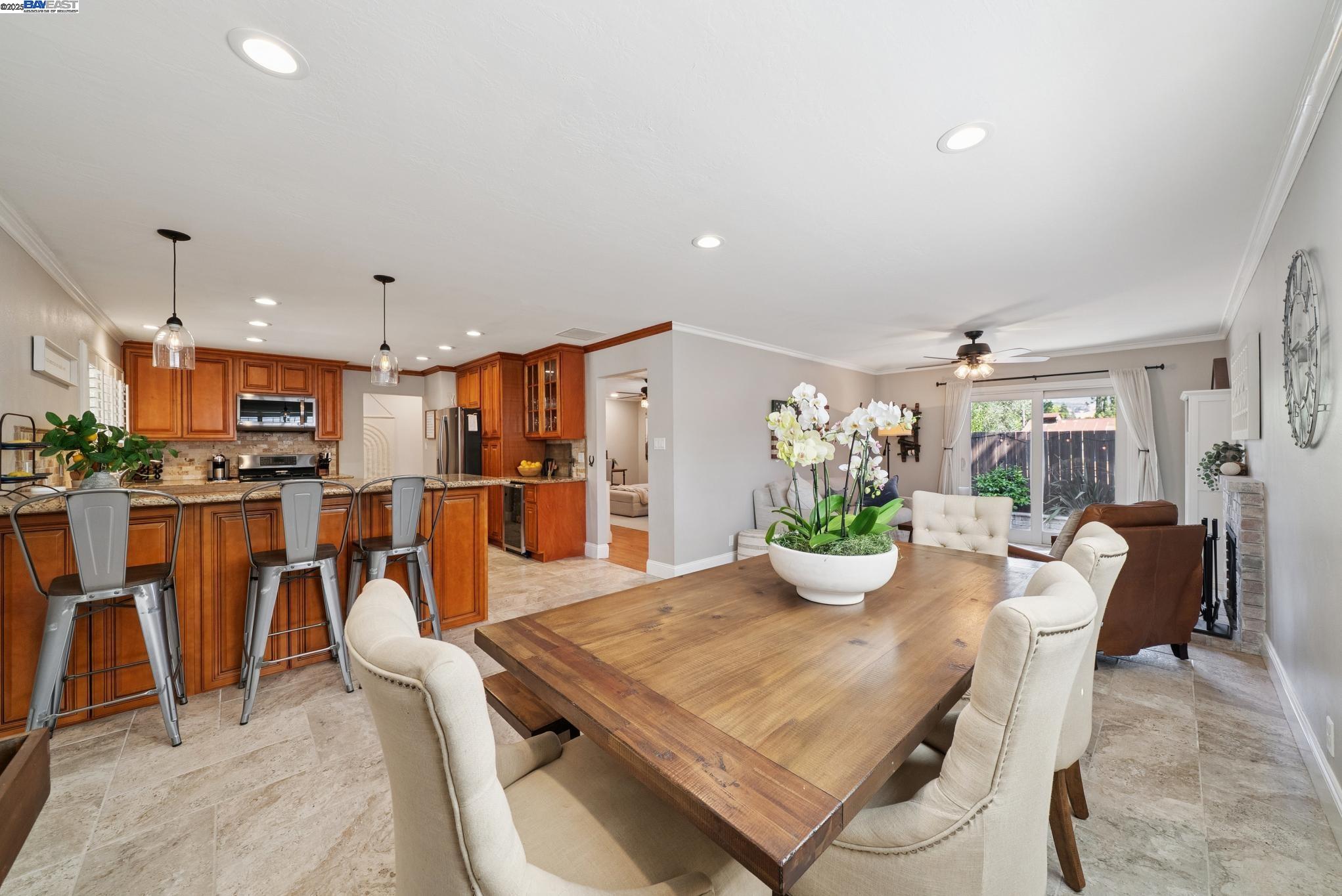Detail Gallery Image 13 of 44 For 2970 Frayne Lane, Concord,  CA 94518 - 3 Beds | 2 Baths