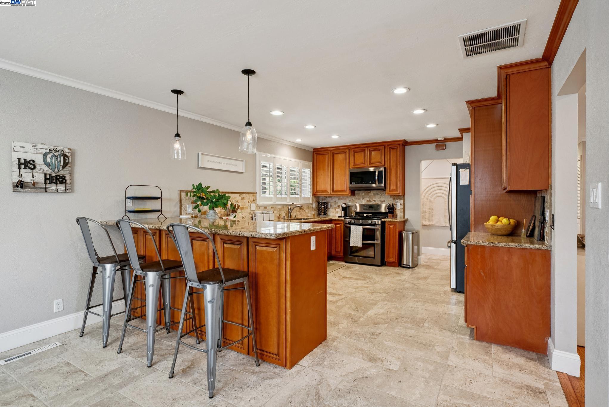 Detail Gallery Image 14 of 44 For 2970 Frayne Lane, Concord,  CA 94518 - 3 Beds | 2 Baths