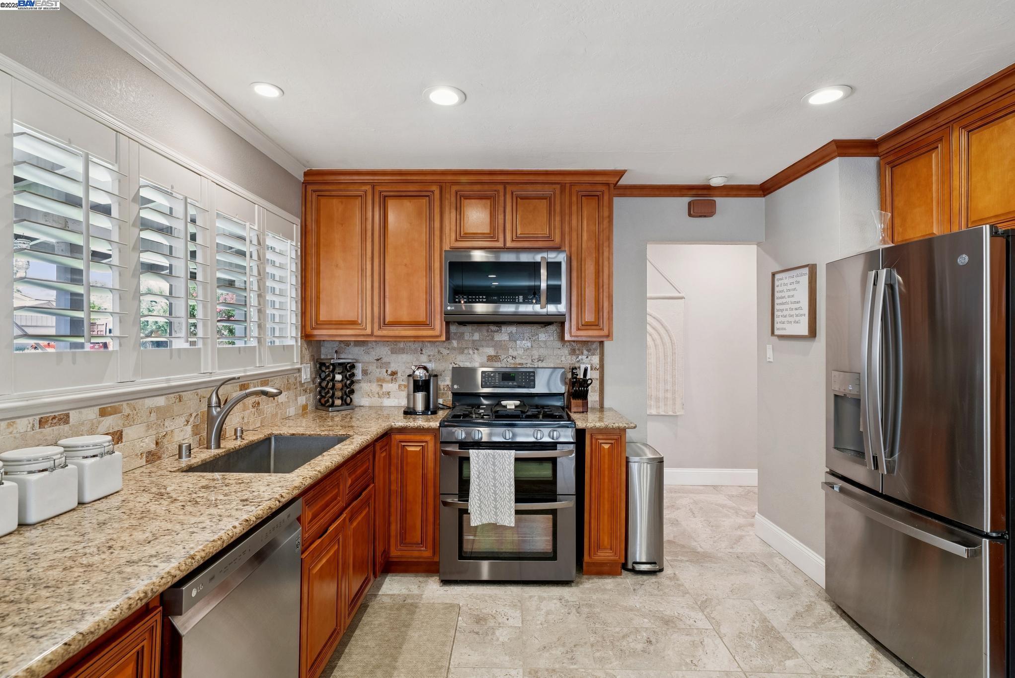 Detail Gallery Image 16 of 44 For 2970 Frayne Lane, Concord,  CA 94518 - 3 Beds | 2 Baths