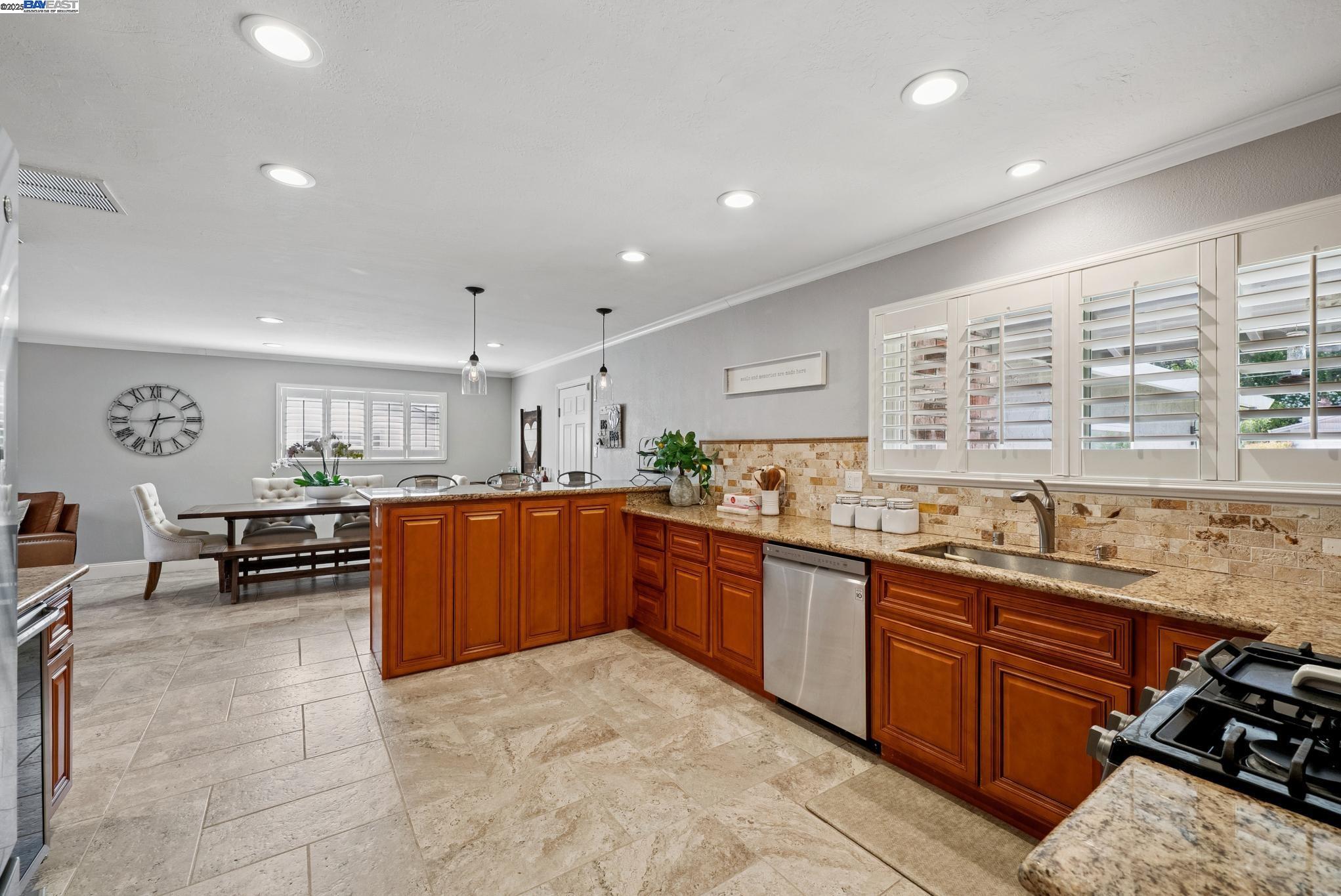 Detail Gallery Image 17 of 44 For 2970 Frayne Lane, Concord,  CA 94518 - 3 Beds | 2 Baths