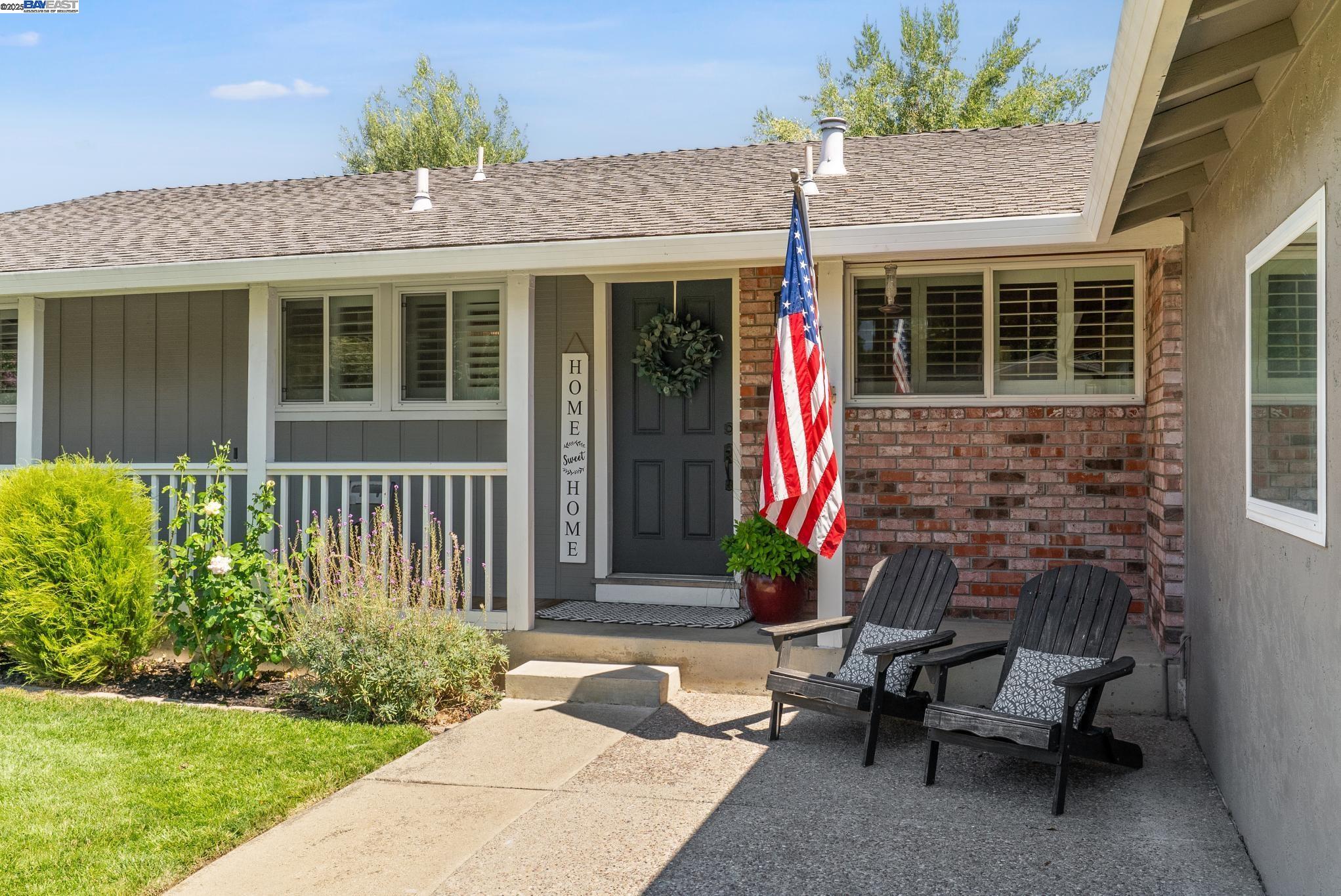Detail Gallery Image 5 of 44 For 2970 Frayne Lane, Concord,  CA 94518 - 3 Beds | 2 Baths