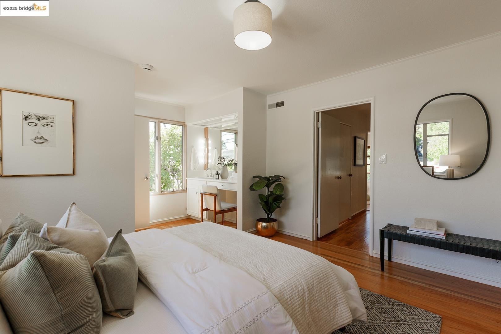 Detail Gallery Image 18 of 40 For 4191 Fruitvale, Oakland,  CA 94602 - 4 Beds | 3 Baths