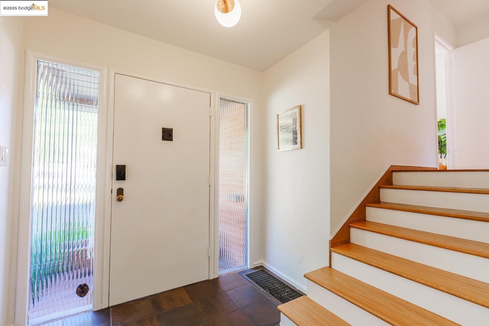 Detail Gallery Image 4 of 40 For 4191 Fruitvale, Oakland,  CA 94602 - 4 Beds | 3 Baths