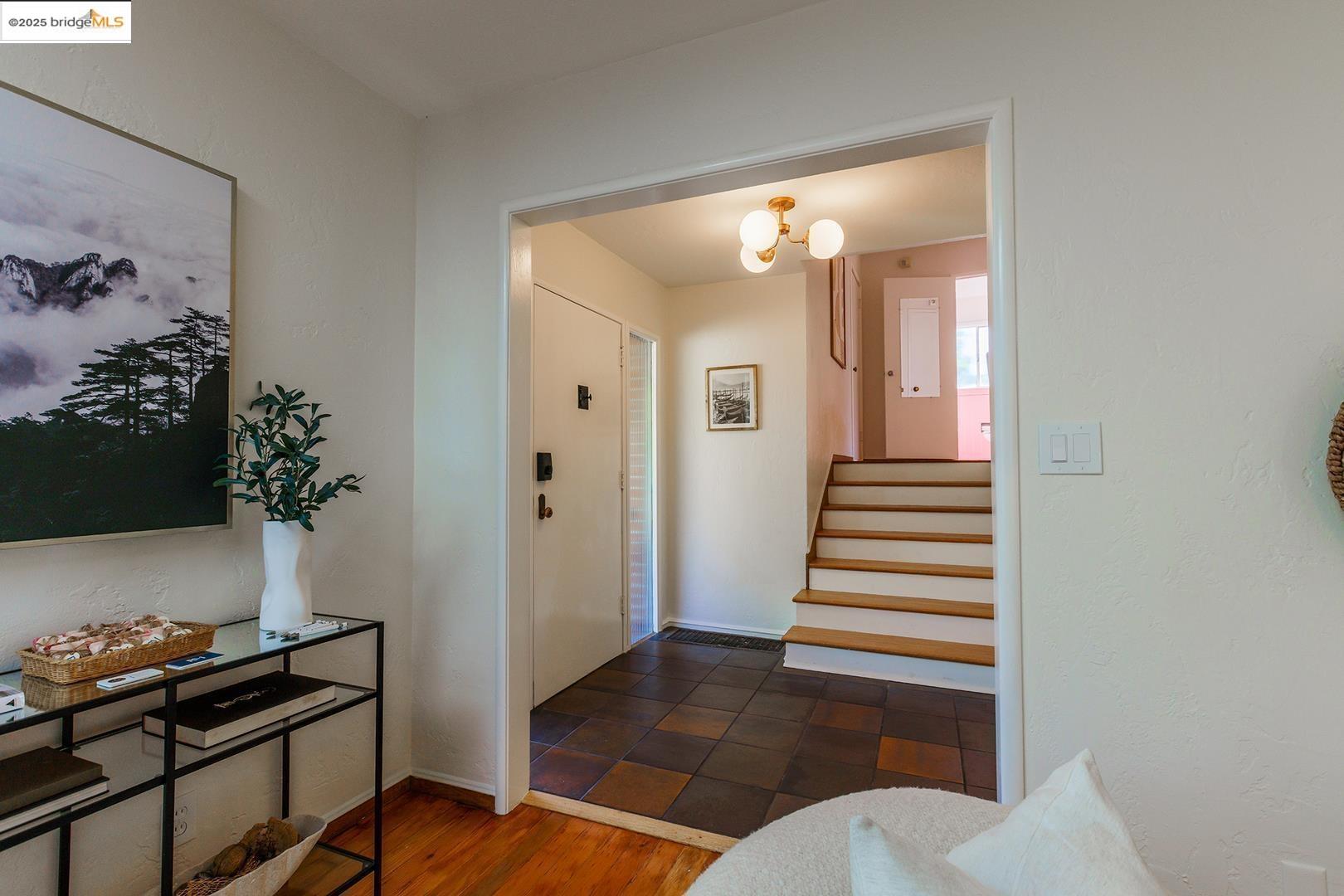 Detail Gallery Image 5 of 40 For 4191 Fruitvale, Oakland,  CA 94602 - 4 Beds | 3 Baths