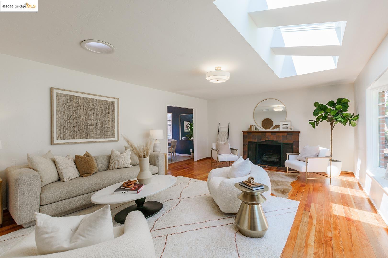 Detail Gallery Image 6 of 40 For 4191 Fruitvale, Oakland,  CA 94602 - 4 Beds | 3 Baths