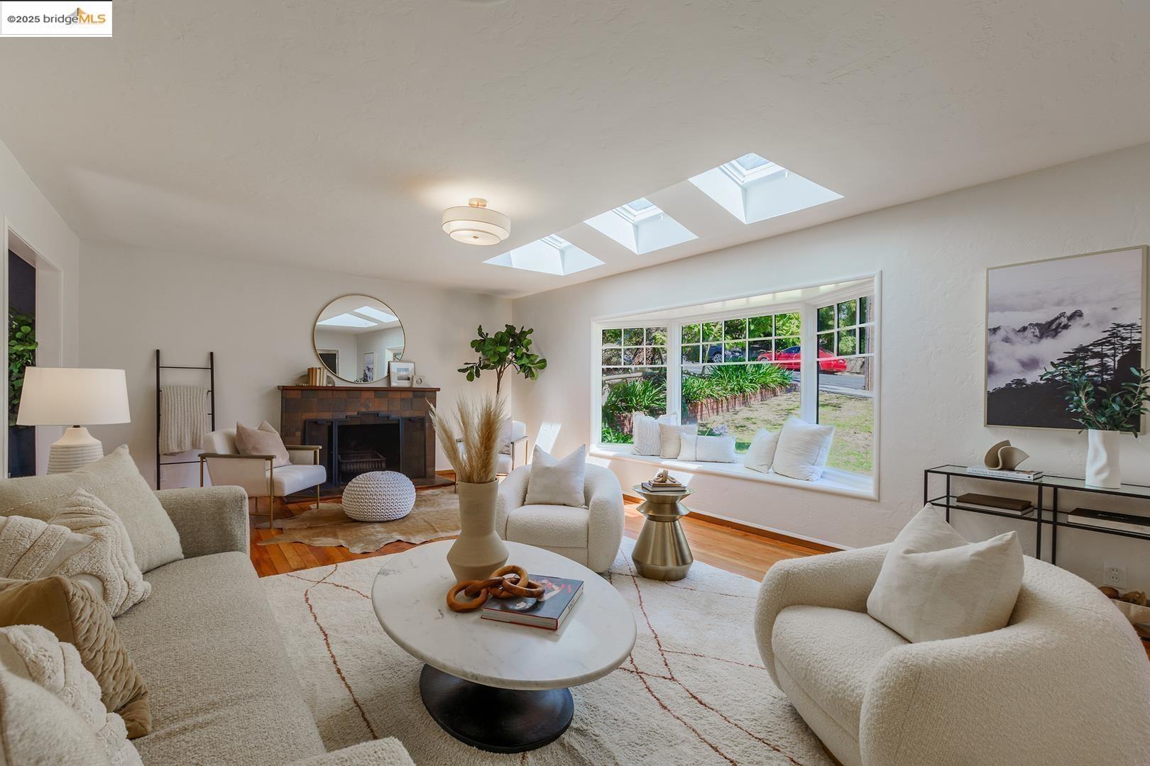 Detail Gallery Image 7 of 40 For 4191 Fruitvale, Oakland,  CA 94602 - 4 Beds | 3 Baths
