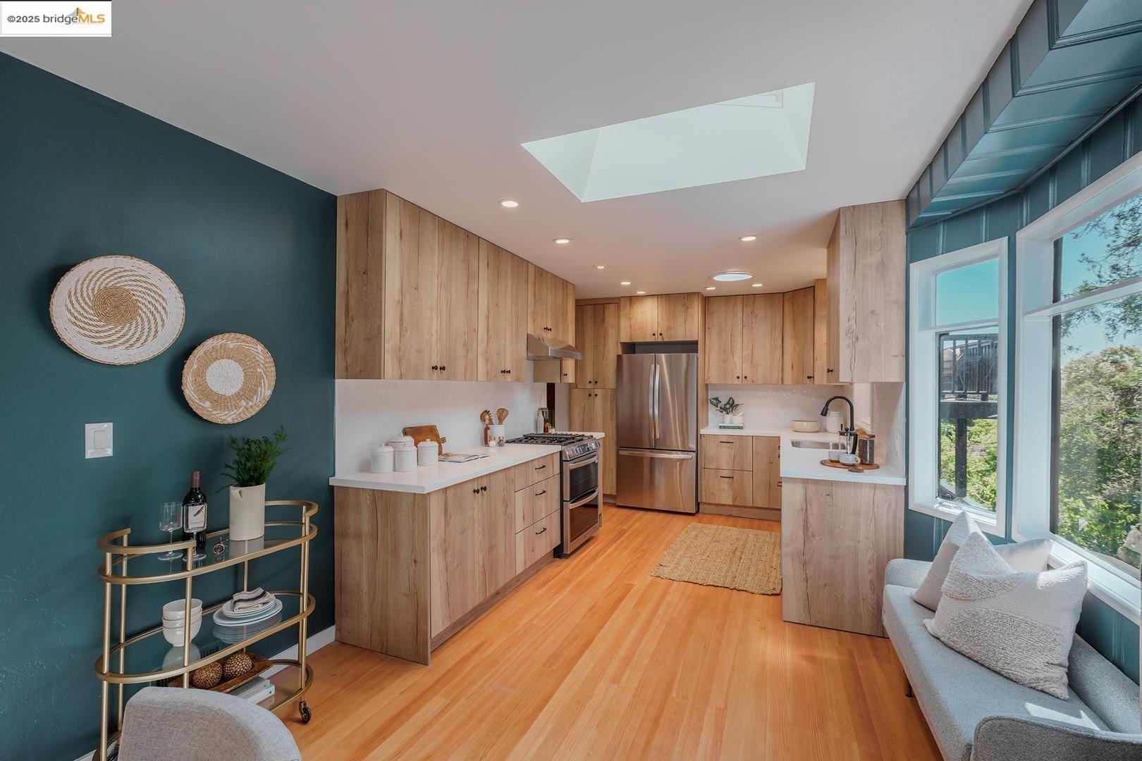 Detail Gallery Image 10 of 40 For 4191 Fruitvale, Oakland,  CA 94602 - 4 Beds | 3 Baths